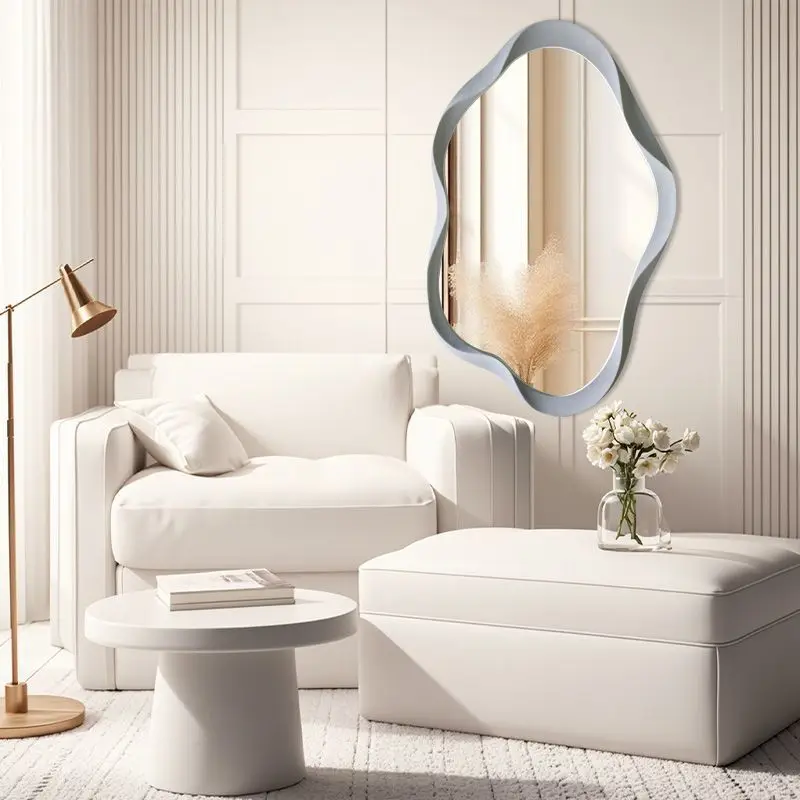 Espejo irregular para baño doméstico