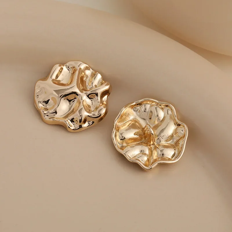 5Pcs Beautiful Gold Color Shank Buttons Zinc Alloy Irregular Shape Buttons Women\'s Sweater Coat Accessories