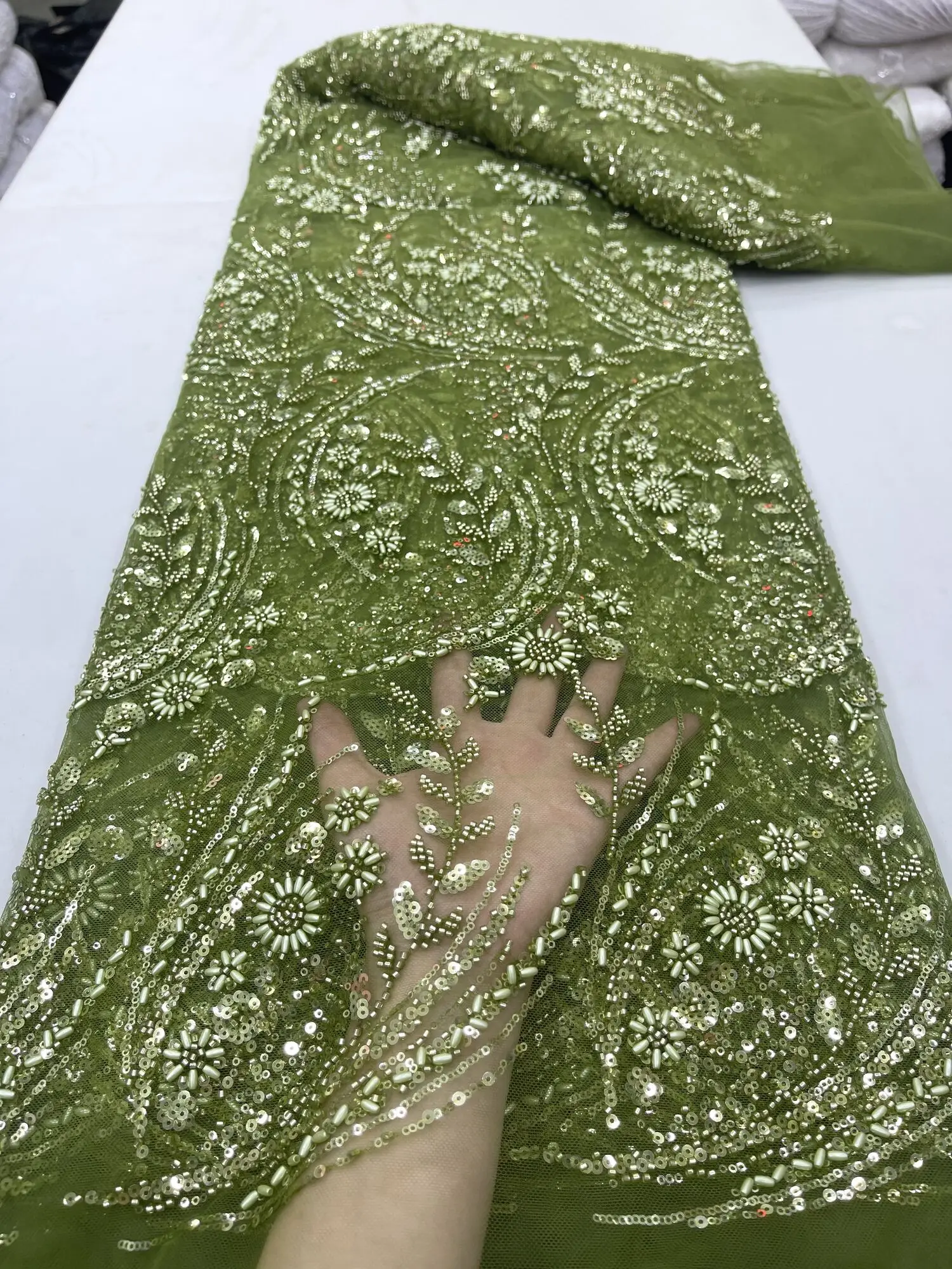

2024 High Quality Embroidered African Sequins Groom Lace Fabric French Tulle 3D Beads Lace Fabrics For Nigerian Wedding Dress
