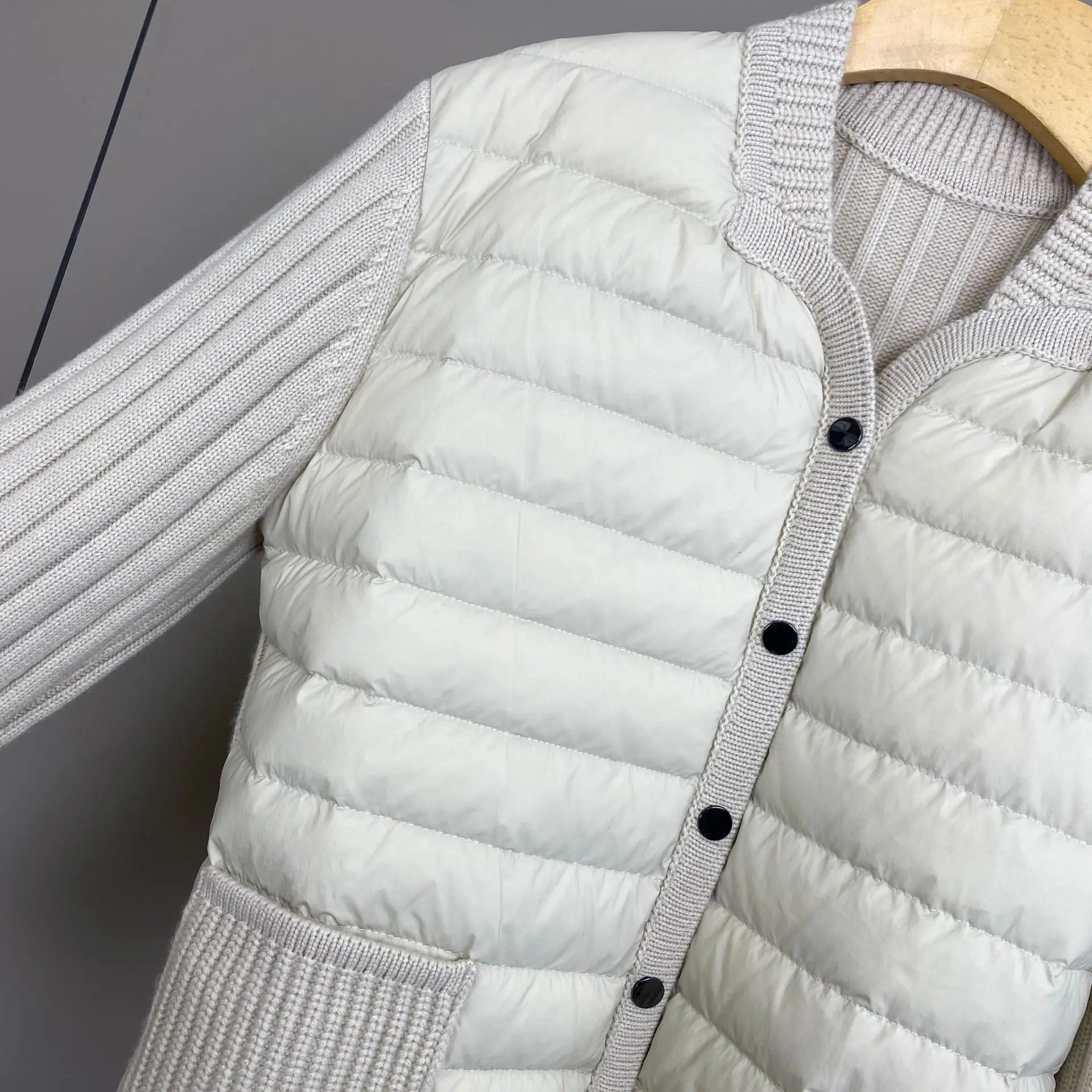 2025 الخريف والشتاء جديد عالي الجودة جيب مزدوج الصوف الكشمير محبوك الربط أوزة أسفل موضة عادية أسفل سترة #5