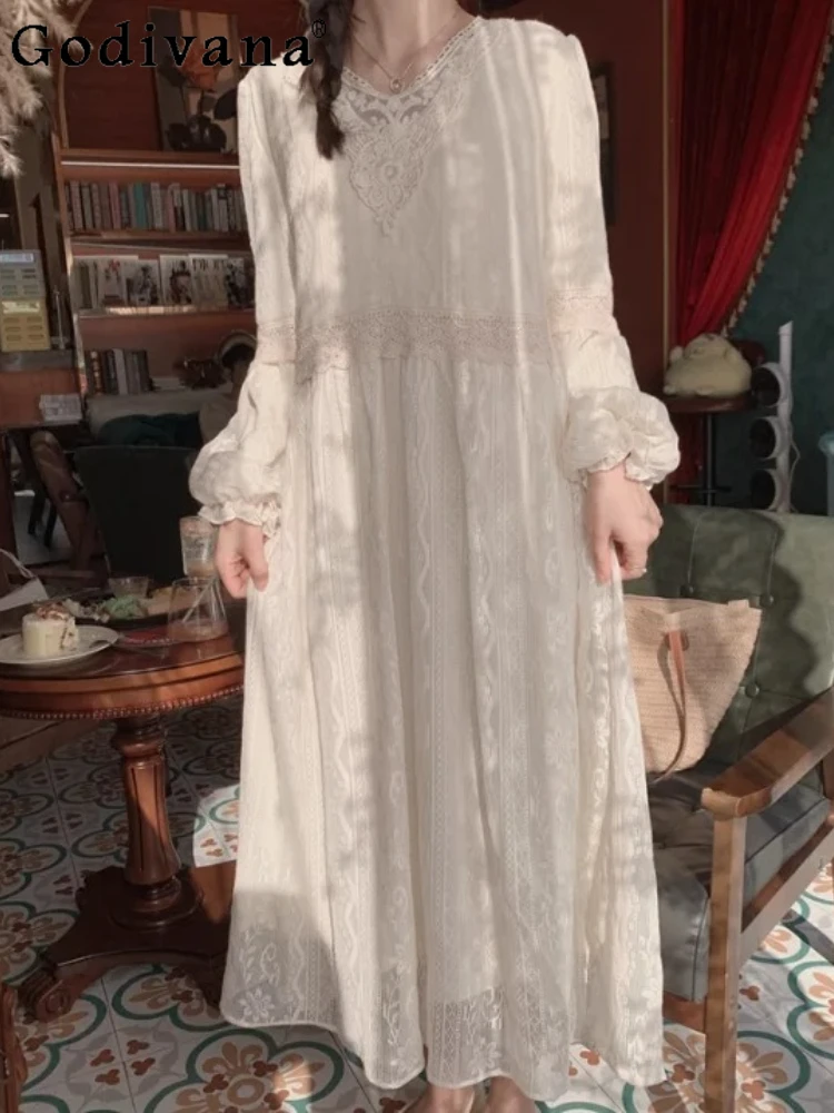 

Japanese Temperament Court Lantern Sleeve Velvet Thickened Lace Dress Autumn Winter Sweet Girl Gauze V-neck Loose Bottom Dresses