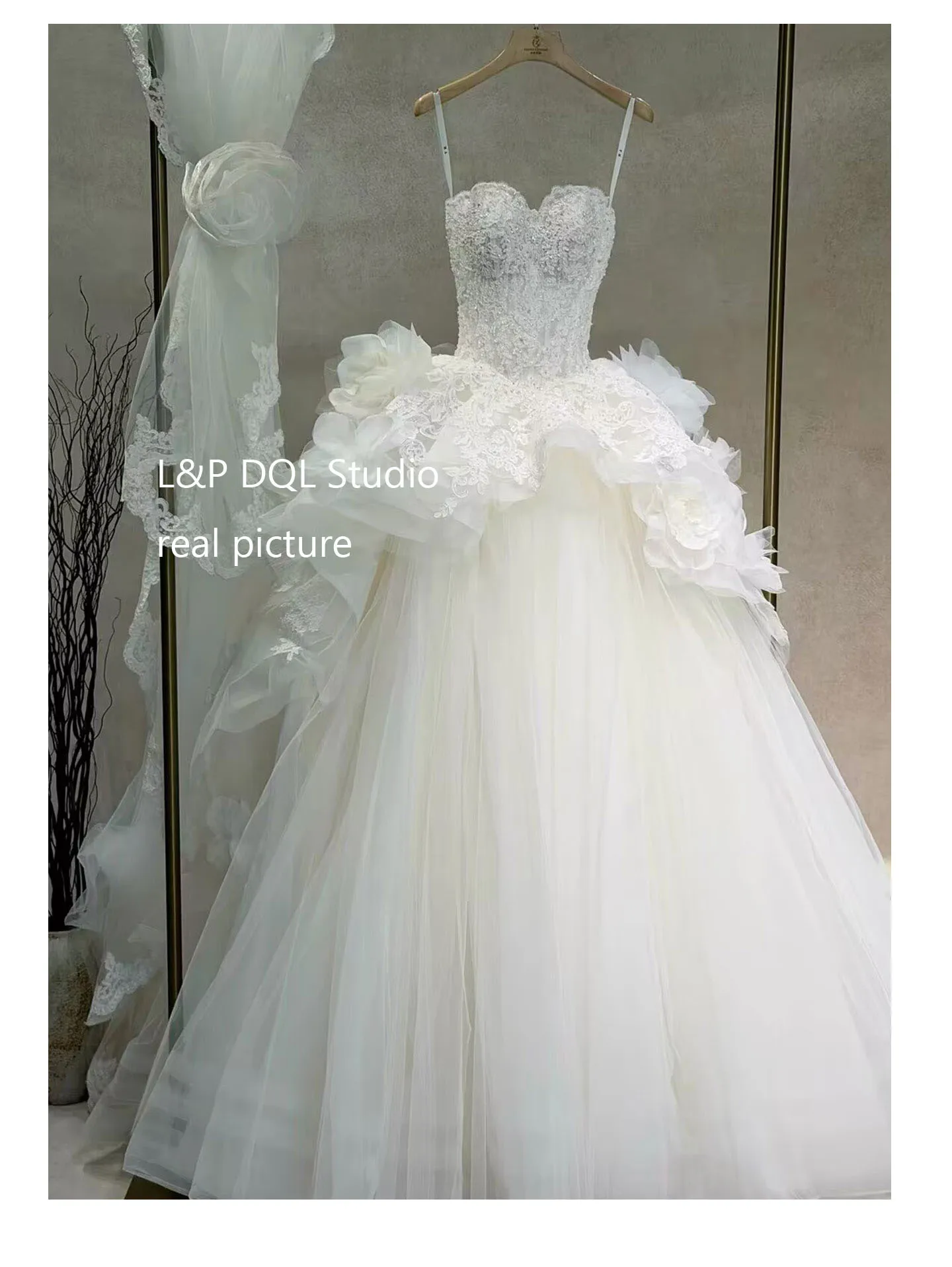Stunning Ball Gown Wedding Dress High Waist Sweetheart Lace-up Back Floral Applique with Beads Sequins Handmade Flowers