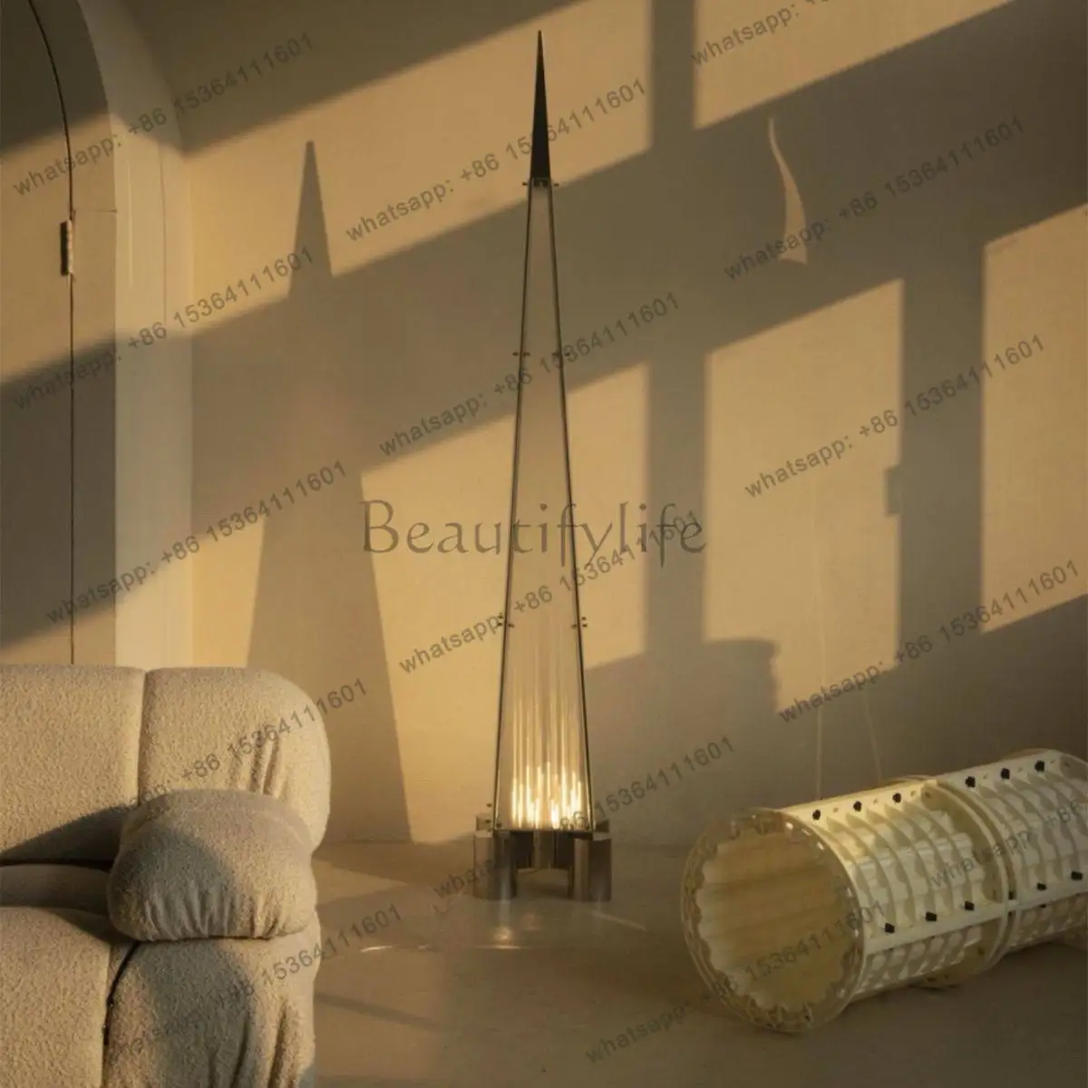 Medieval style floor-to-ceiling living room retro atmosphere decorative vertical luminous object