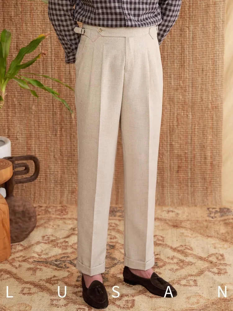 

Мужские брюки в нейполитическом стиле — повседневные брюки приталенного кроя для деловых поездок и средней высоты с талией