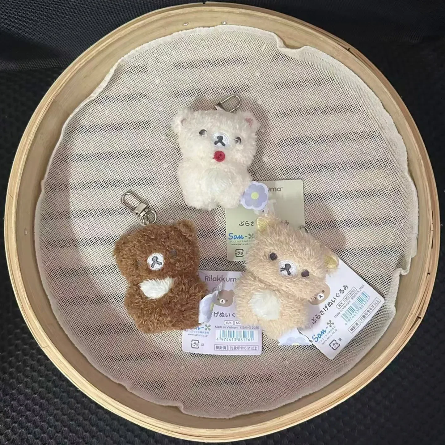 LLavero de peluche esponjoso de oso Rilakkuma, serie de flores de primavera, bonito abalorio para bolso Kawaii para mochila, bolso, regalo de decoración