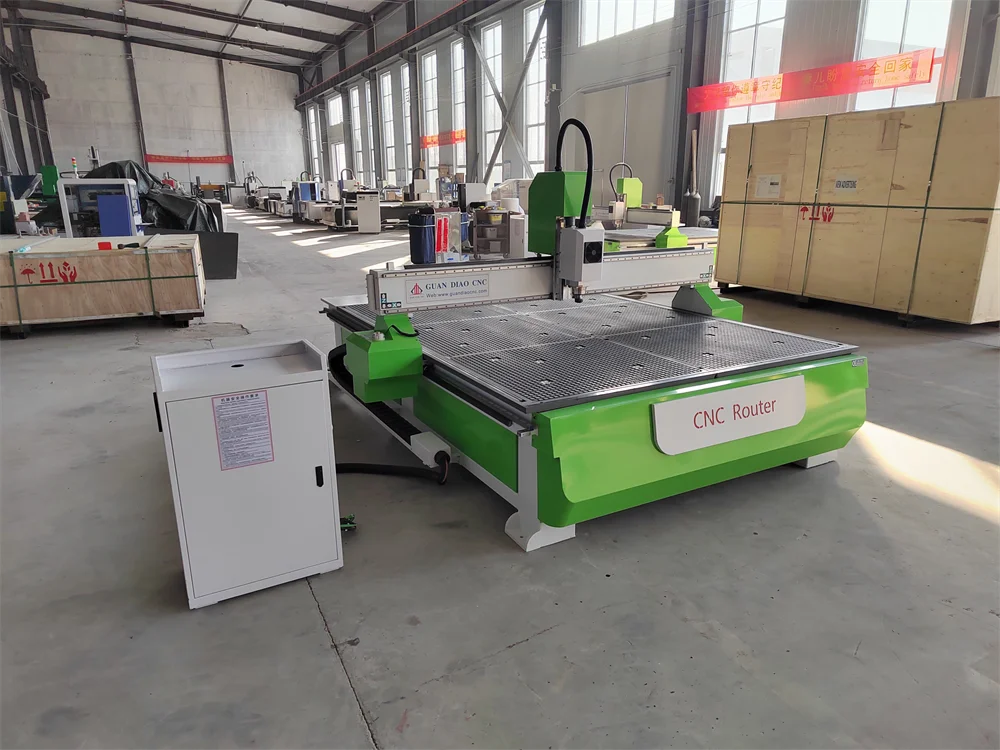 Manufacturing of multifunctional OEM 2040 2000 * 4000mm woodworking medium density fiberboard carving 3D woodworking CNC router