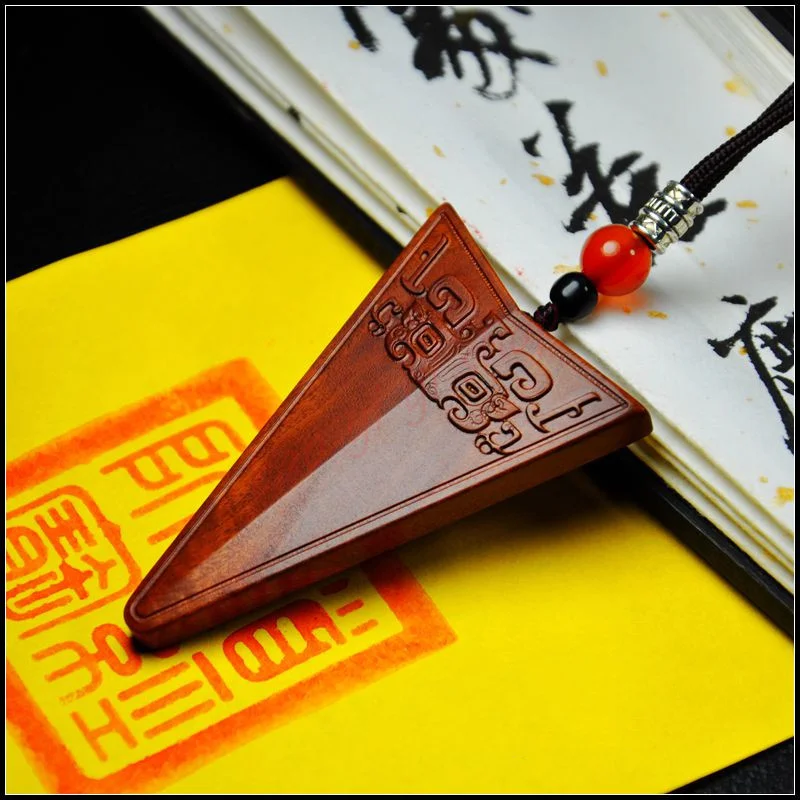 Lightning strike jujube  Shield Pendant,  Exquisite Taoist Pendant