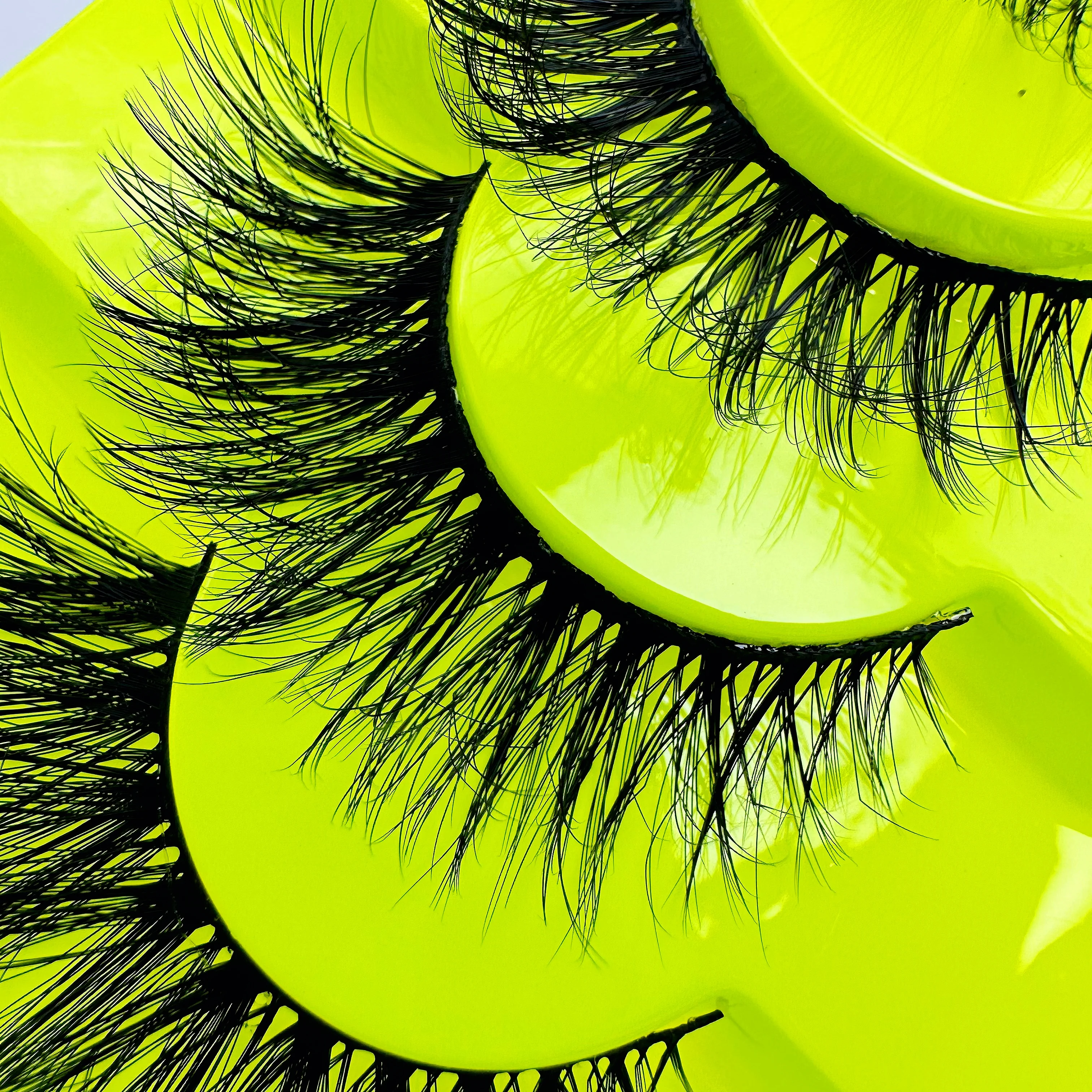 Cílios postiços olho de gato, 7 pares, cílios encaracolados dramáticos, comprimento moderado, estilo vegano natural, perfeito para uso diário