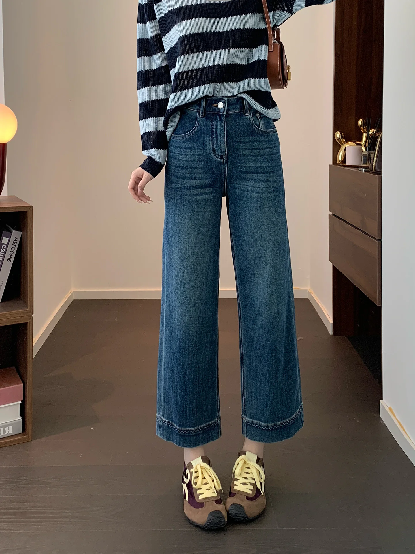 

Модные джинсы с высокой талией, вышивкой, широкими штанинами, комфортные, эластичные, стройнящие, простые, универсальные, прямые, для повседневной носки.