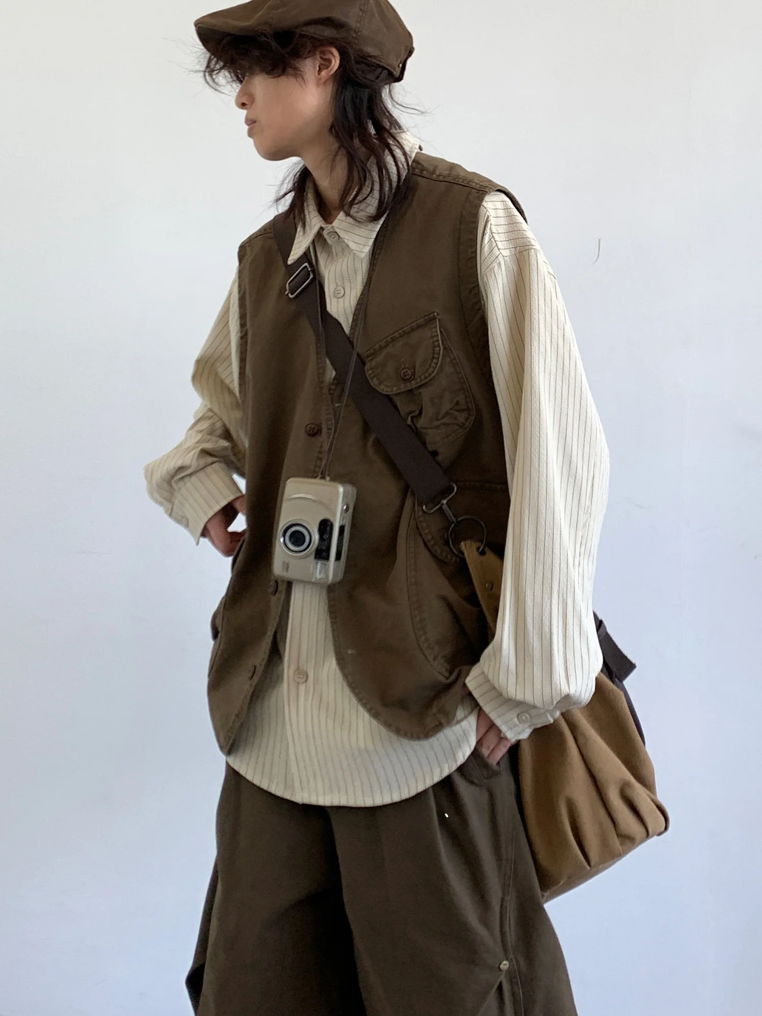 

Свободный жилет в винтажном японском рабочем стиле с V-образным вырезом, на одной пуговице, с множеством функциональных карманов, повседневный, Svel Jaet