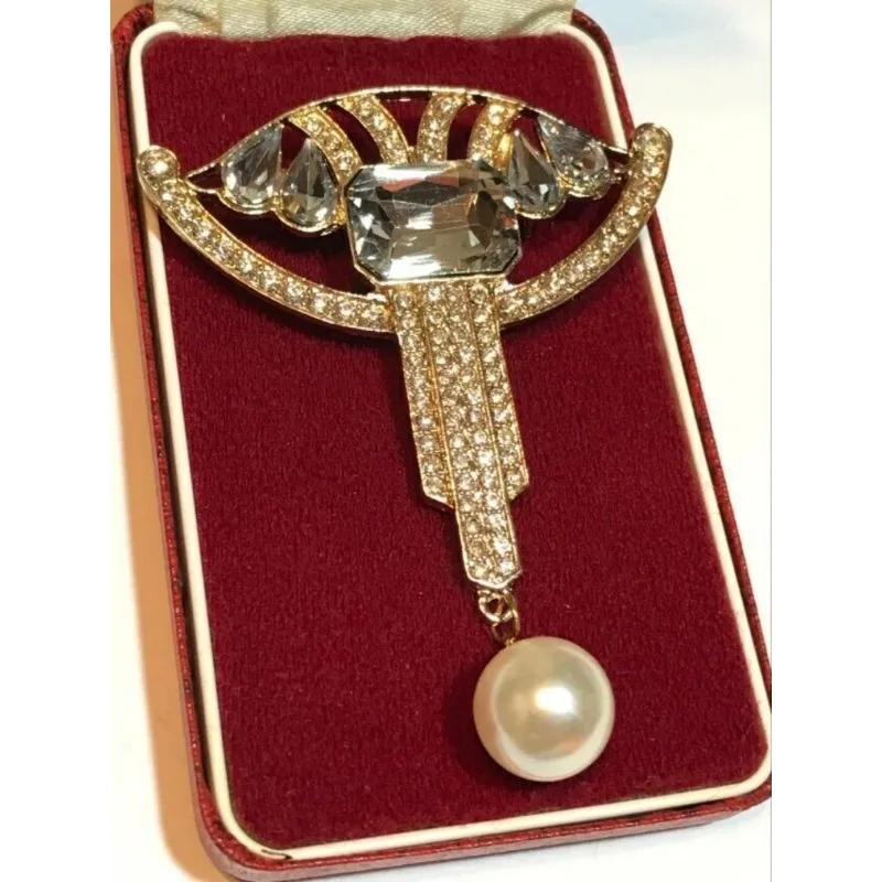 Broche en alliage vert émaillé et cristal pour dames, vintage, luxe, design exquis, adapté à la décoration de fête et de mariage