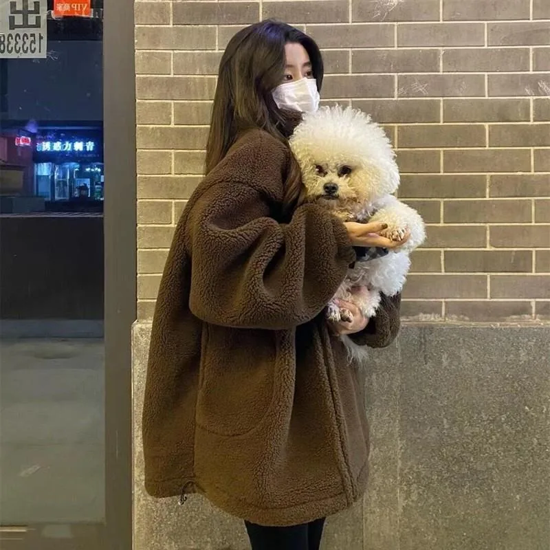 Kurtka damska w stylu koreańskim z imitacji wełny jagnięcej na jesień i zimę 2025, nowa, ekskluzywna kurtka z pogrubionym wzorem, niszowy top.