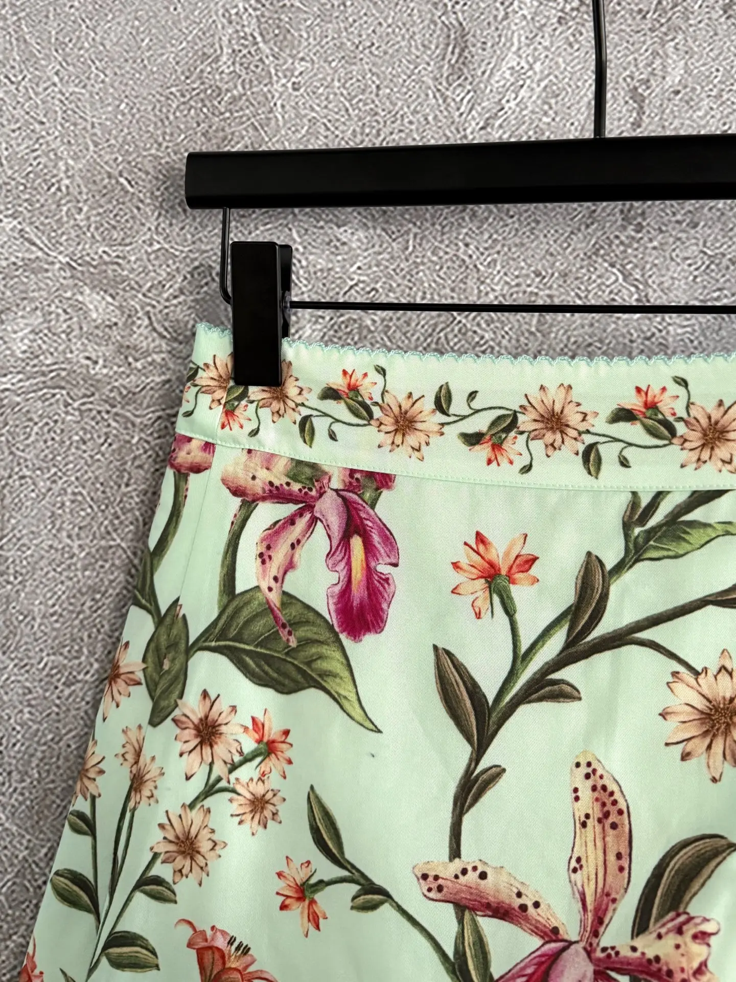 Falda con estampado de flores verdes para mujer, minifalda de cintura alta envuelta con borde bordado de encaje