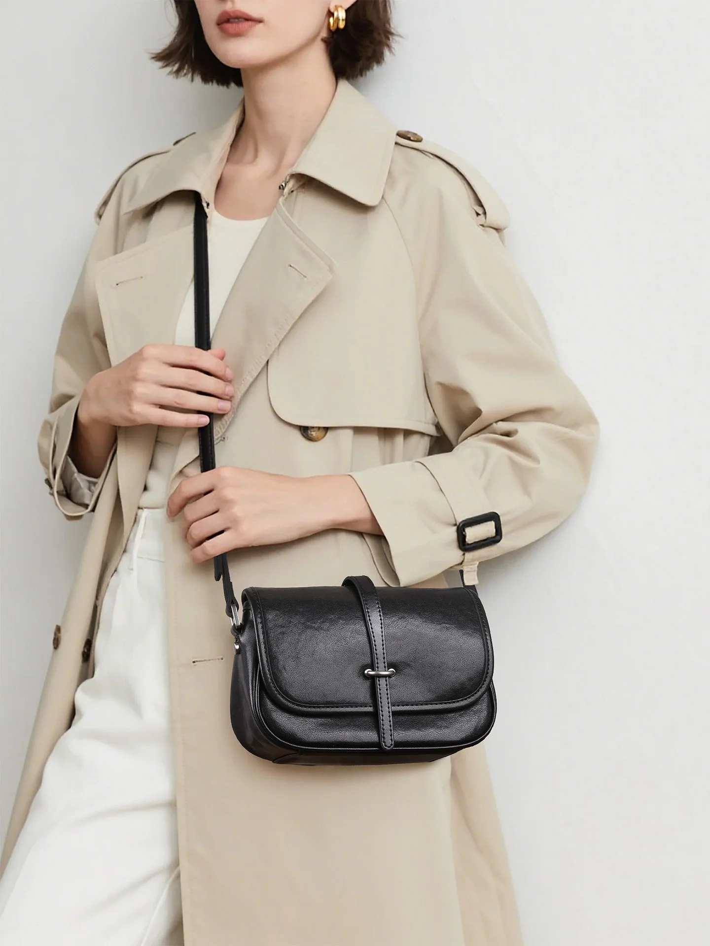 

Casual Chic Tanned Leather Crossbody Bag for Women Commuter Small Square Single oulder Genuine Leather Handbag