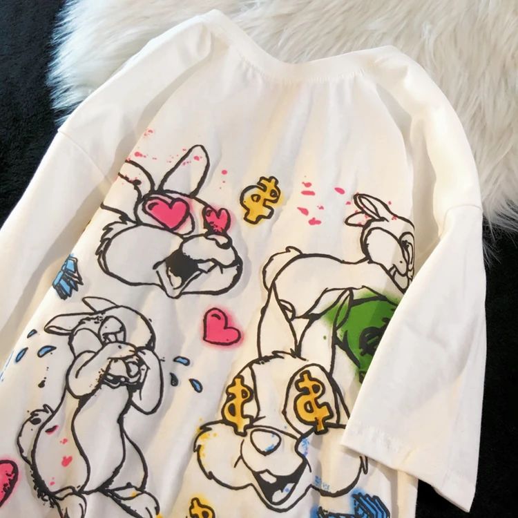 Camiseta de dibujos animados de conejo pintado a mano de media manga para hombre, playera estampada de pareja americana, ropa harajuku de verano