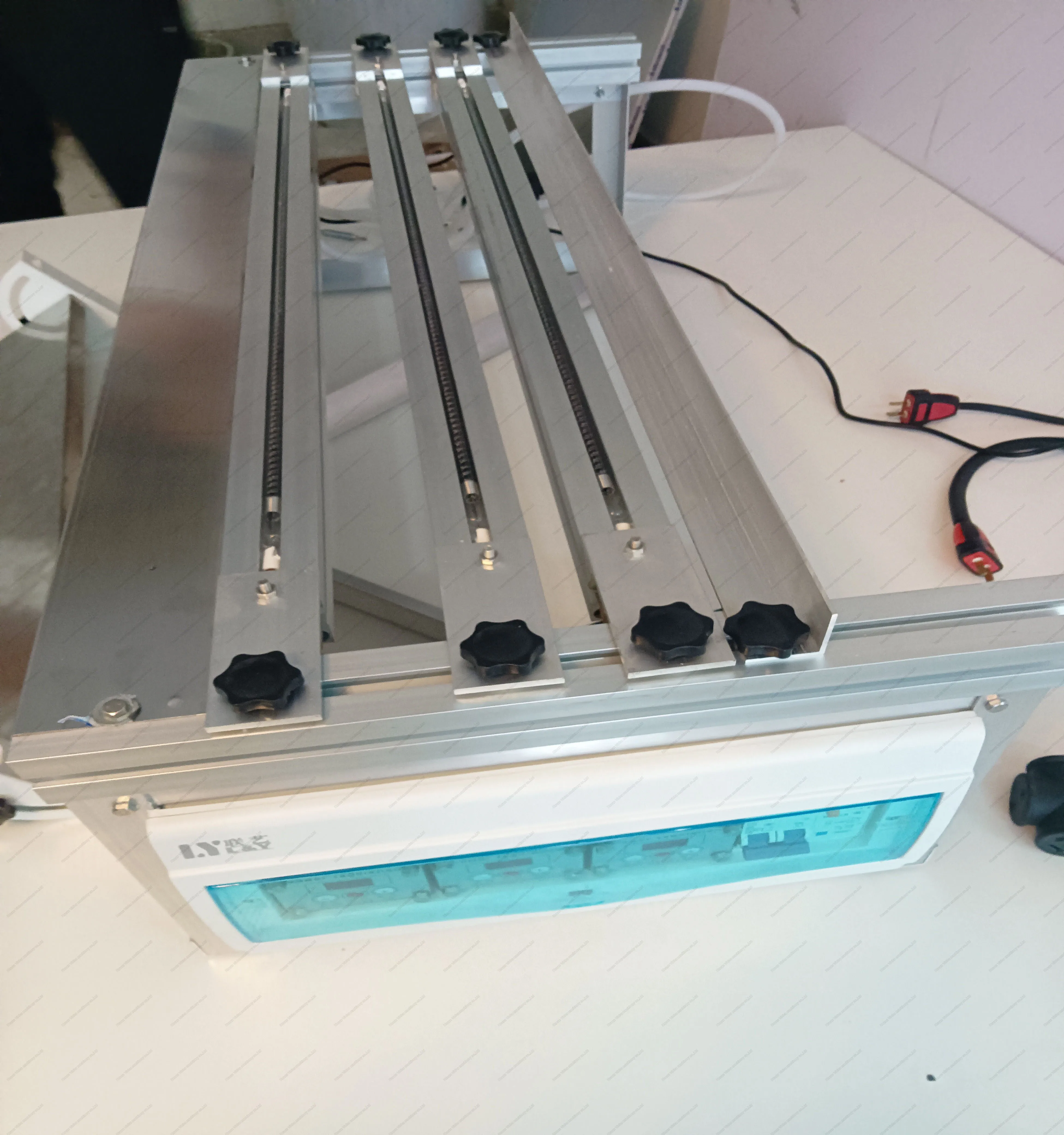 

Vinica Multi-Line Acrylic Bending Machine Acrylic Heater