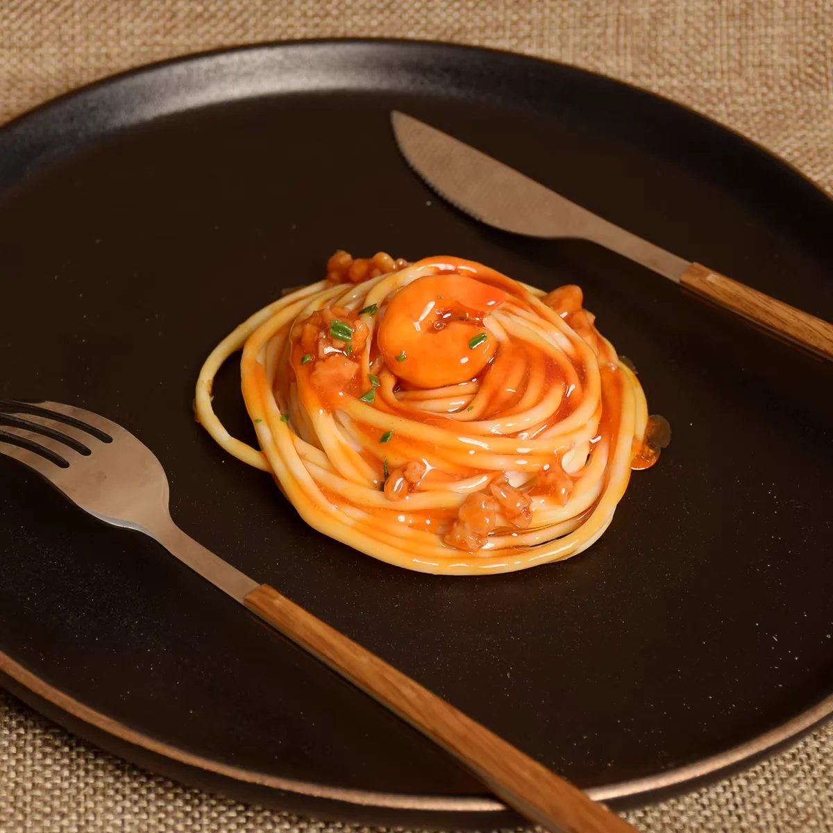 1 Stück 9,5cm Künstliche PVC-Garnelen Pasta Restaurant-Dekoration Gefälschte Nudeln Lebensmittel-Display Spaghetti DIY-Requisiten Geschenk – Detail 4
