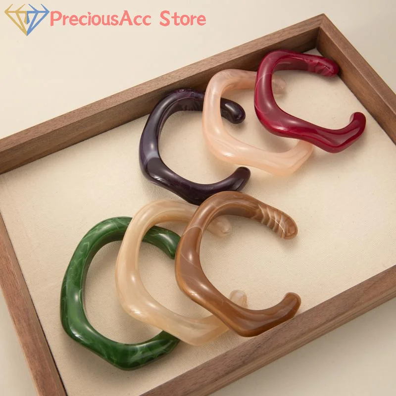 أزياء فريدة من نوعها غير النظامية الاكريليك الكفة الأساور للنساء بسيطة الملمس متعدد الألوان هندسية مفتوحة الإسورة مجوهرات نسائية #3