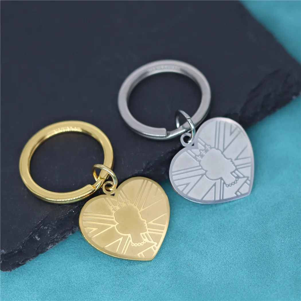 Heart-Shaped Queen Elizabeth II Commemorate Pendant Stainless Steel Keychain For Men Women Fashion Jewelry Gift