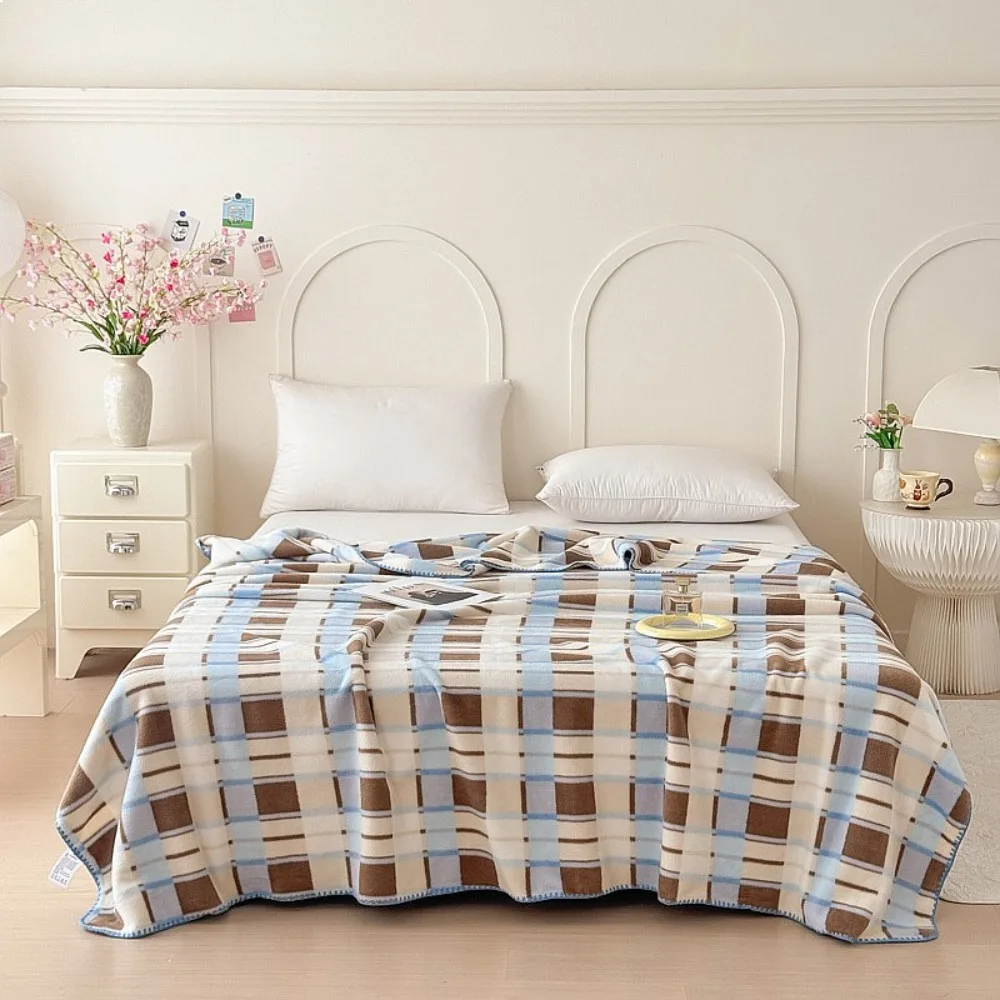 Sea Otter Fleece Blanket Triangle Edge Throw Blanket for Sofa Office Nap Single Double