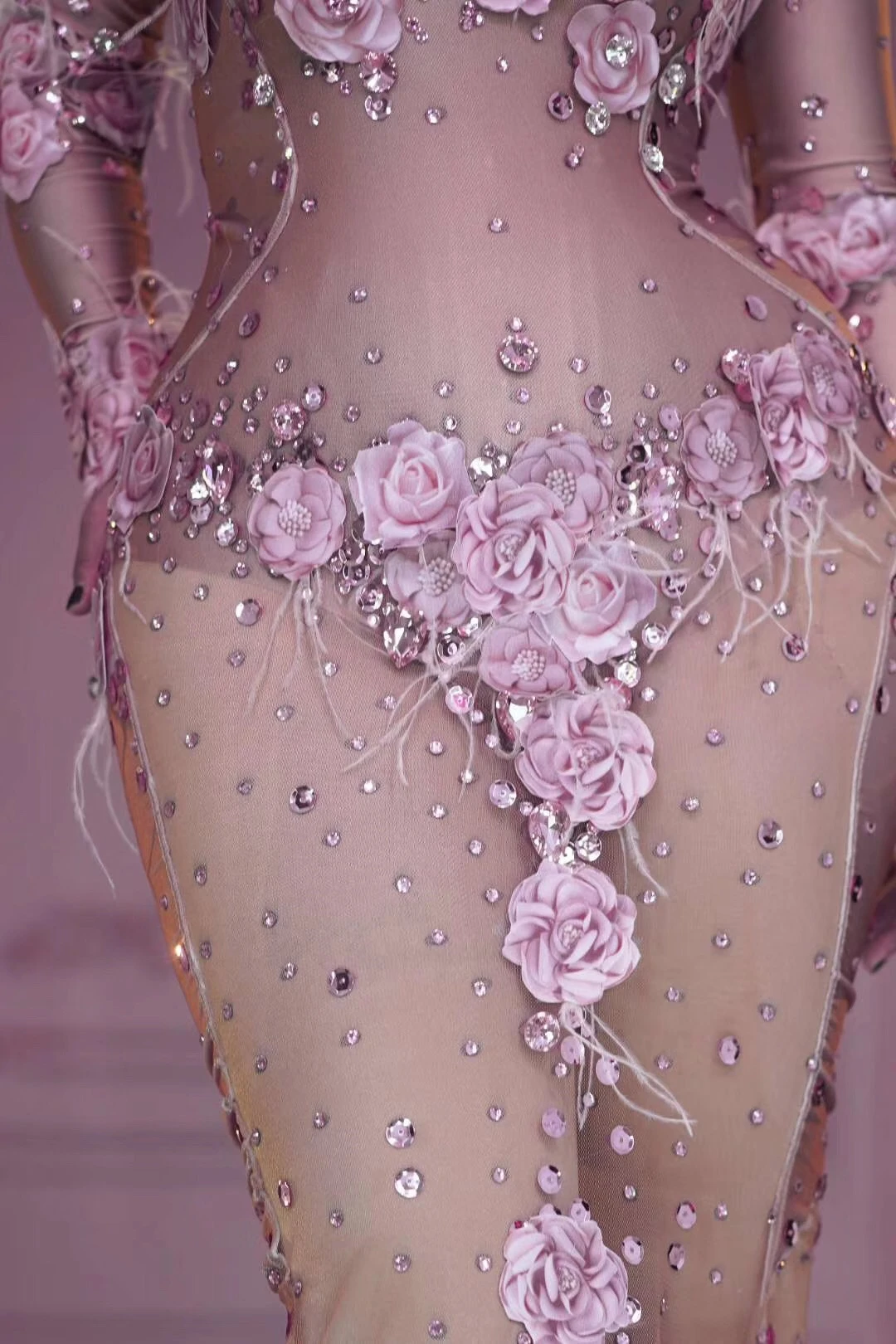 Prospettiva di garza nuda strass brillanti abito lungo floreale rosa Sexy per le donne abiti da sposa da sera costumi da palcoscenico da ballo