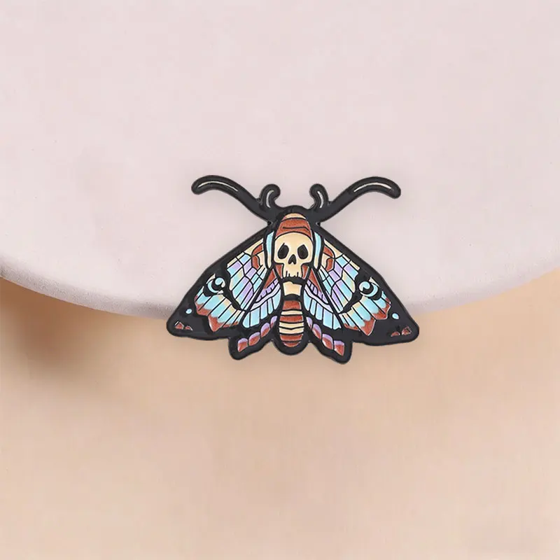 Skull Moth Enamel Lapel Pin Retro Tattoo Style Brooch Gothic Dark Aesthetic Badge For Backpack Clothing Hat Decor