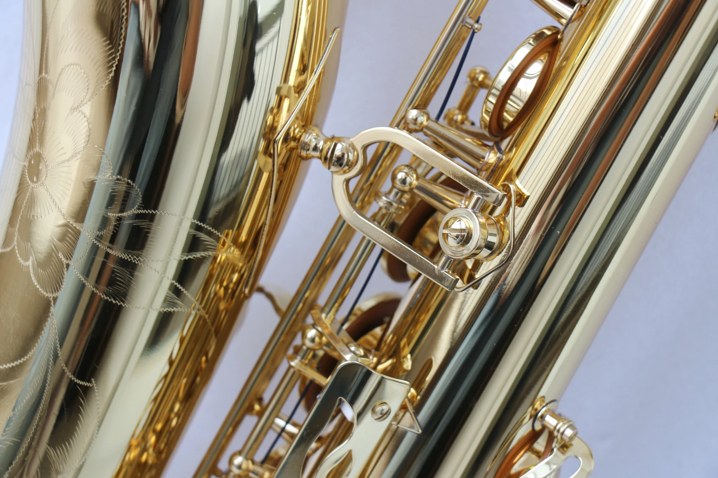 Tenor Saxophone Professional BB Gold Lacquered Surface Adjustable Woodwind Instrument For Musicians With Case