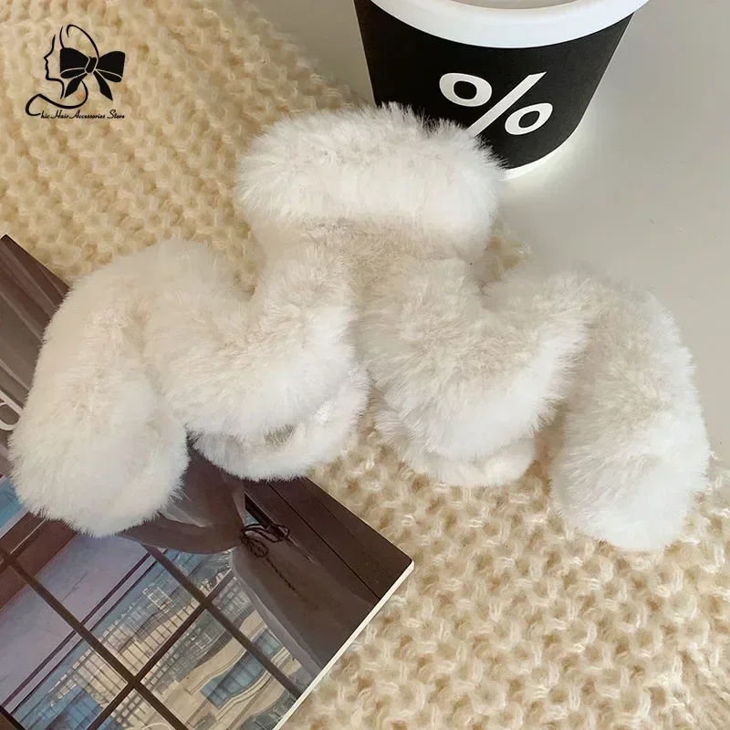 2024 Fashion Faux Fur Big Crab Clip per capelli per le donne Clip posteriore carino peluche coda di cavallo artiglio per capelli coniglio muslimah!