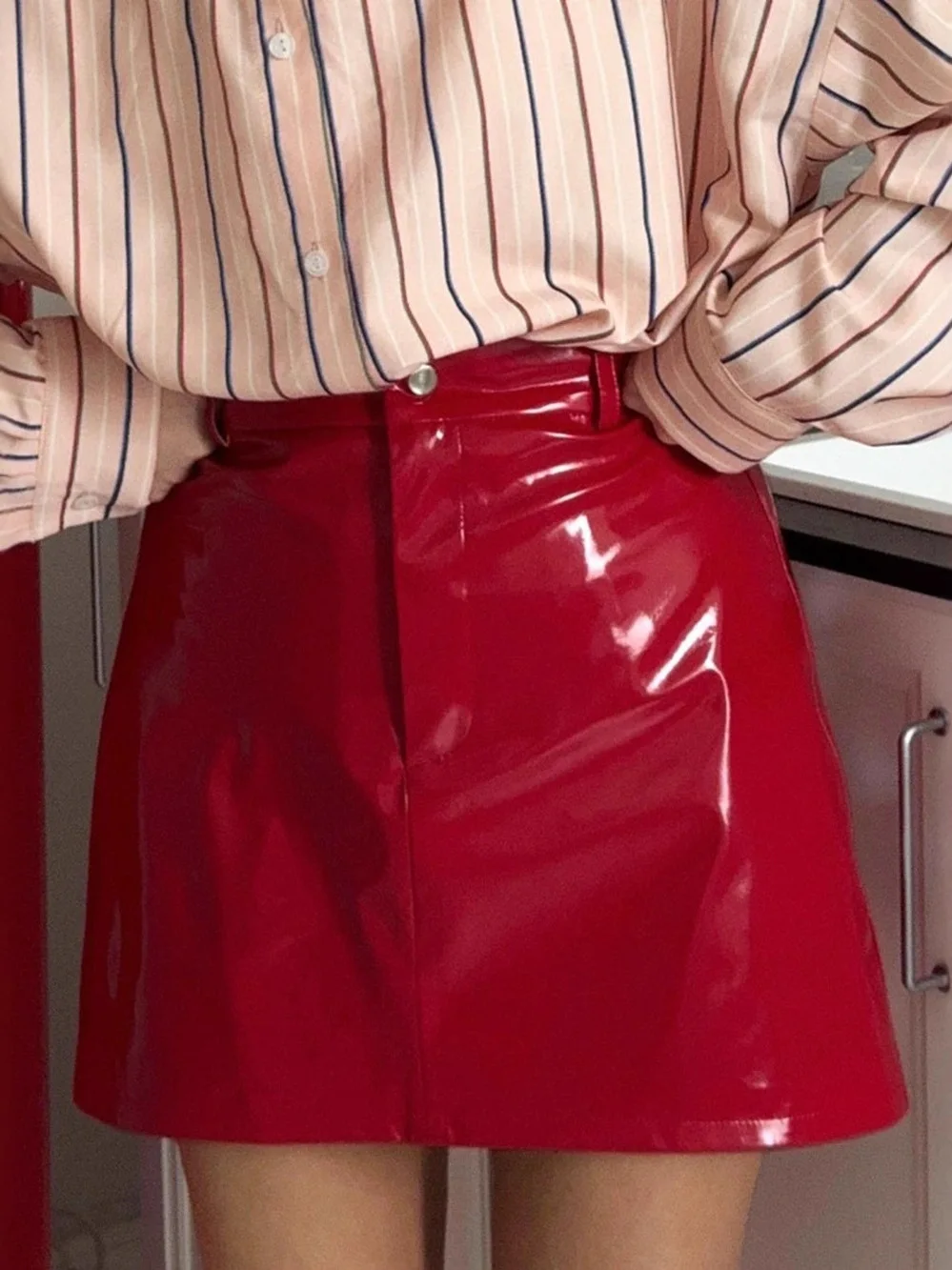 

Модная сексуальная юбка из искусственной кожи в европейском стиле, облегающая, из полиэстера, для молодых женщин, летний сезон