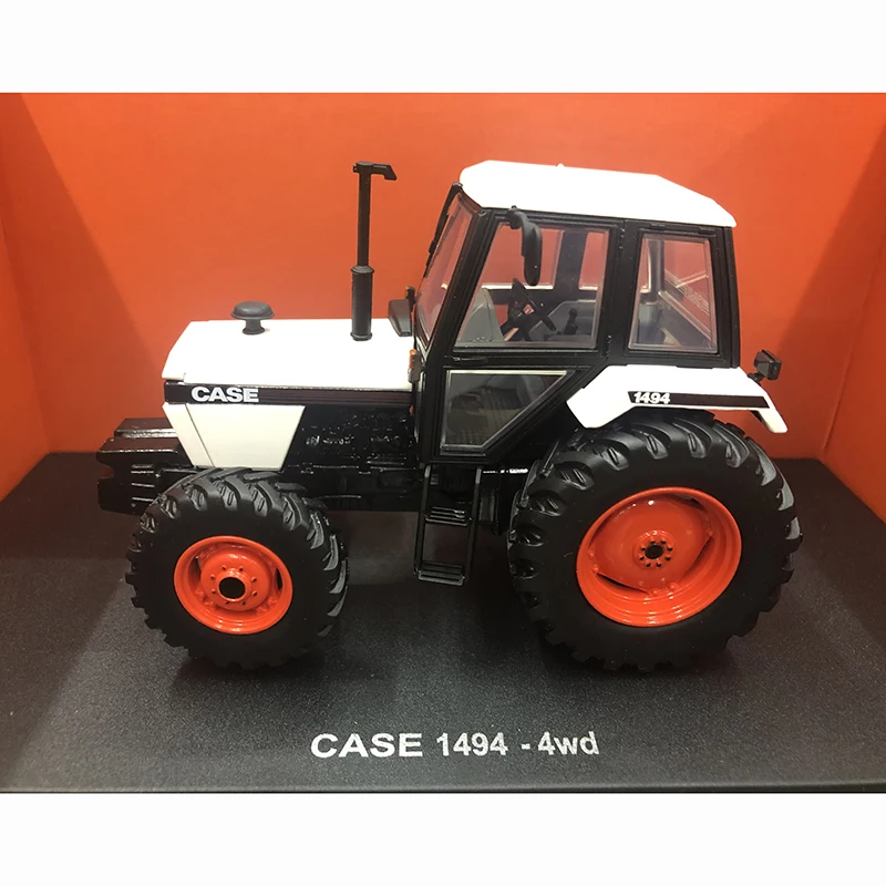 UH Diecast 1:32 Scale 1494-4WD Tractor Alloy Agricultural Vehicle Simulation Model Collection Souvenir Dispaly 6208