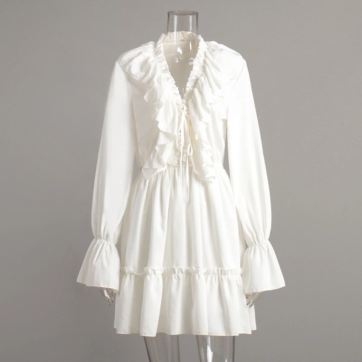 Estilo francês babados sexy mini vestido chiffon branco manga longa alargamento profundo v estilo de rua alta vocação senhoras em camadas vestido novo