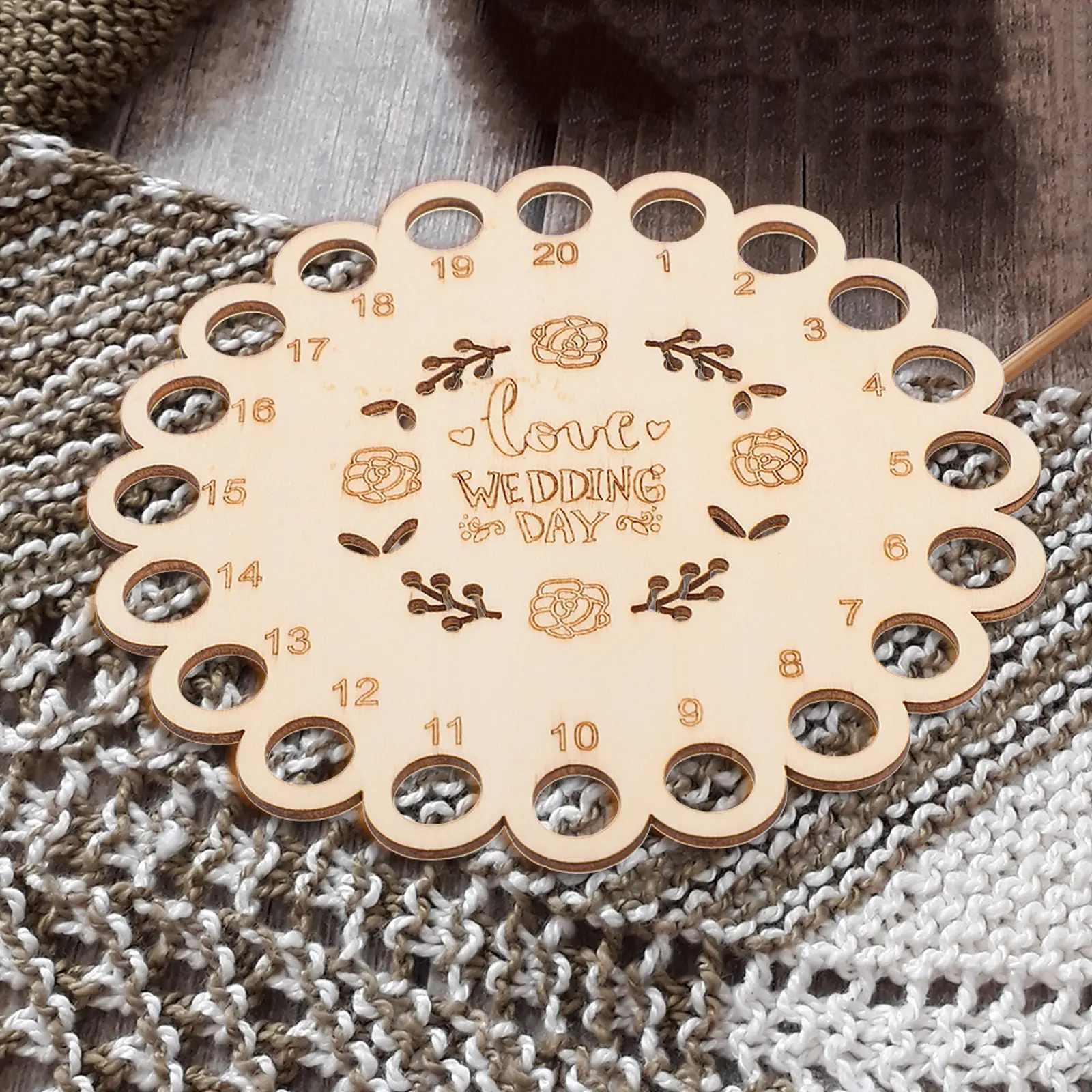 1Pcs Compact Wooden Embroidery Floss Organizer Hollow Thread Winding Plate Sewing Thread Stand for Stitch Needlework Use
