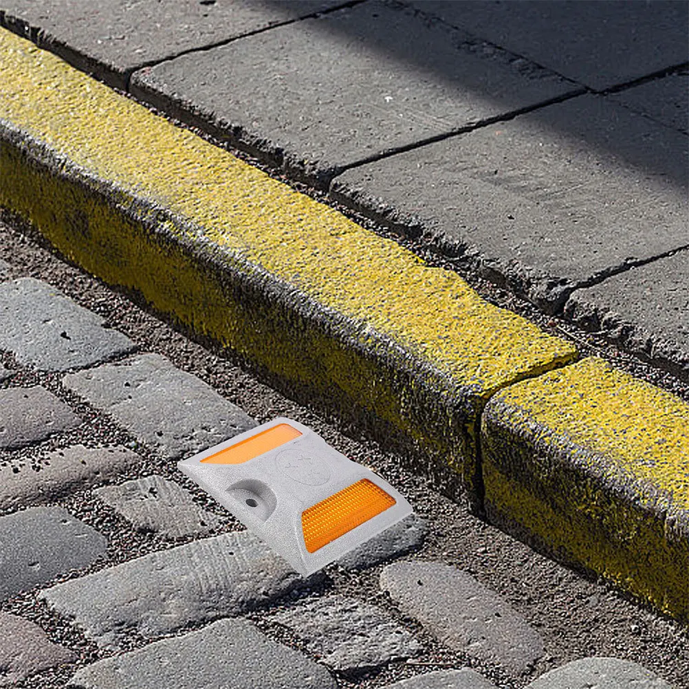 

4Pcs Reflective Aluminum Pavement Markers Easy Install Night Visibility Driveway Safety Road Reflectors Road Reflector