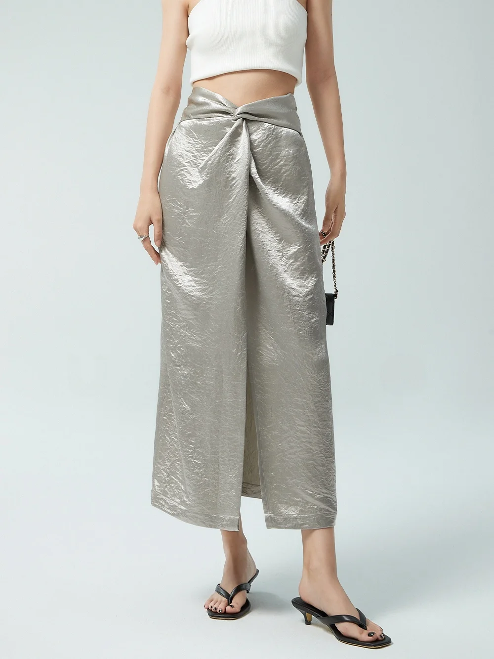

UZZO Luxury Texture Triacetate Folded Surface Feeling 45 Tee-Dimensional Cutting Slit Twist Glowing f-length Skirt