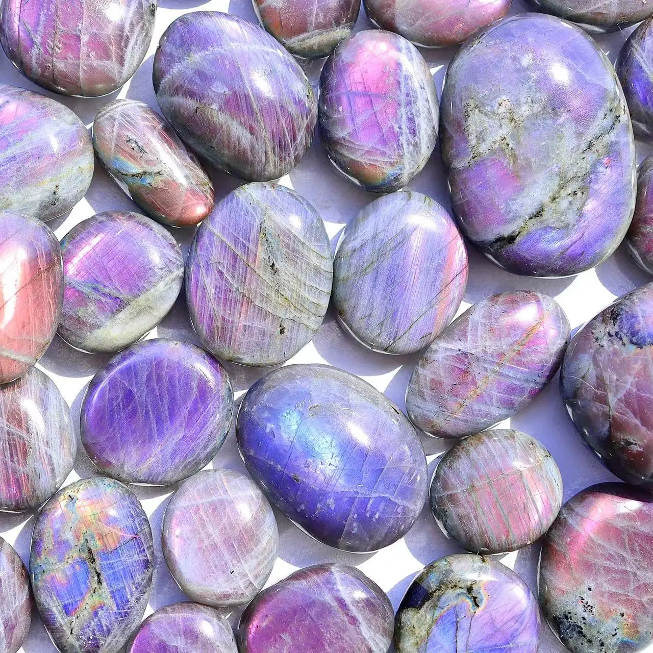 Natural Purple Labradorite Palm Stone with Rainbow Flash Light, Gemstone Crystal Chakra, Spiritual Healing, Fengshui Home Decor