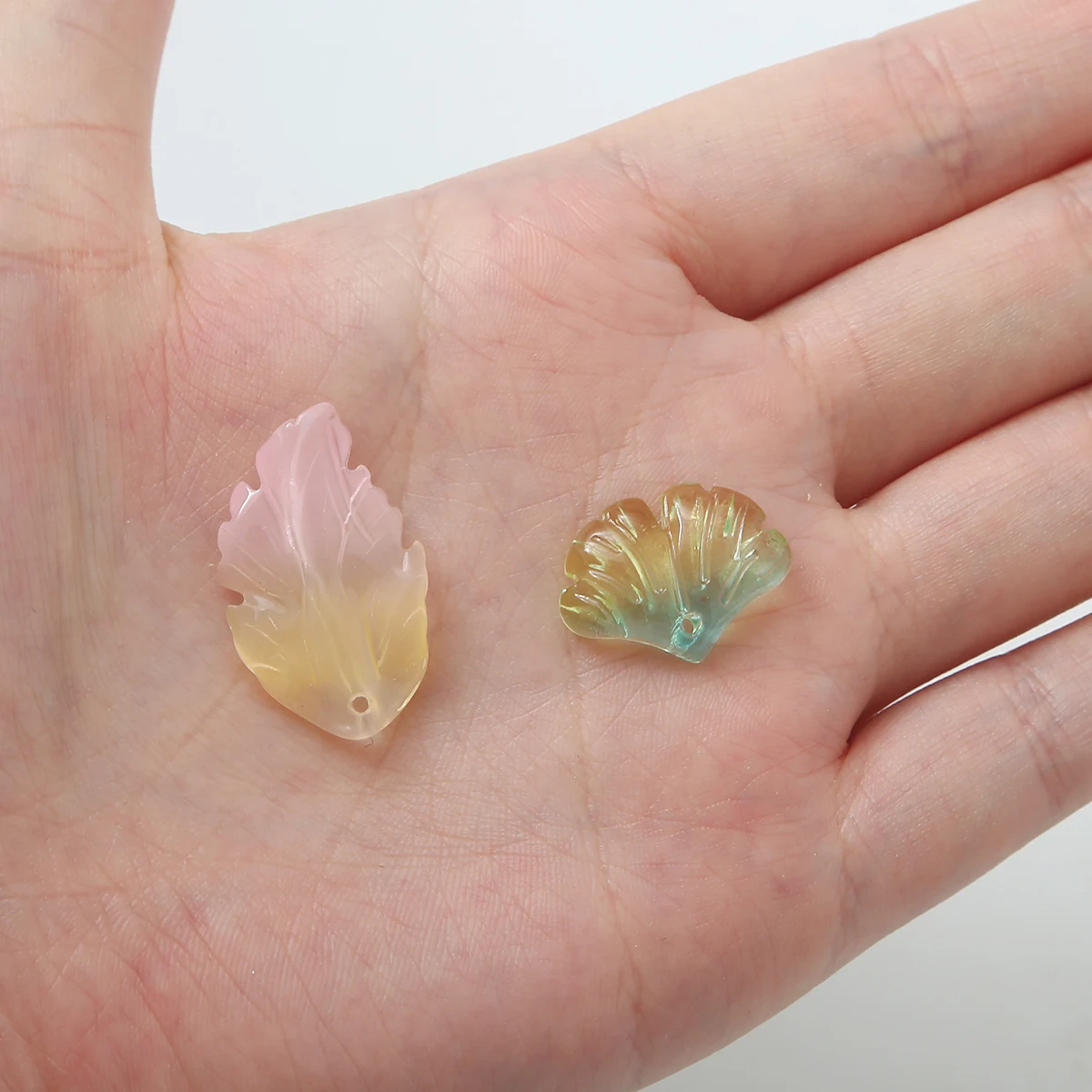

10 pcs/lot Glass Ginkgo Leaves/Feather Leaves Lampwork Gradient Multicolor Glass Beads For Jewelry Making Handmade Accessories