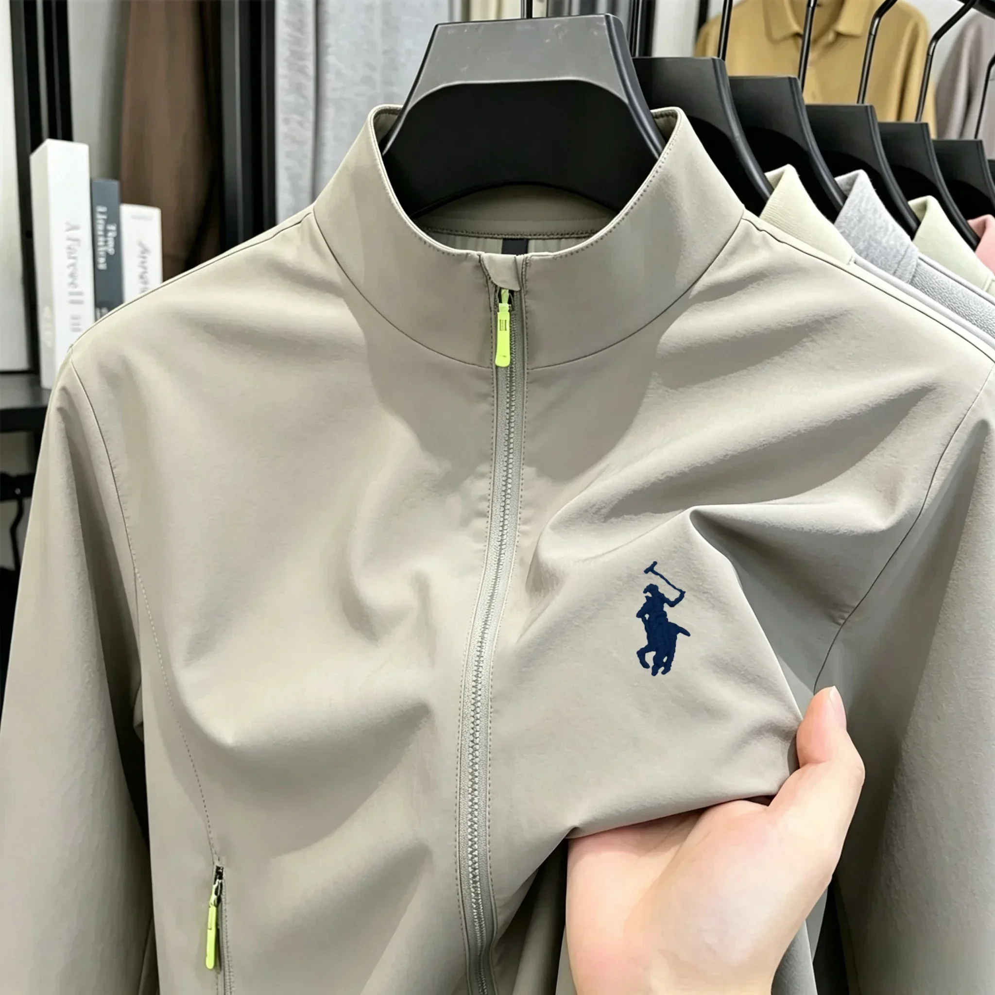2026 neue High-End-Markenjacke für Damen und Herren mit langen Ärmeln und Reißverschluss, Herbstmode, exquisite Stickerei, wasserdicht, strapazierfähig. – Detail 12