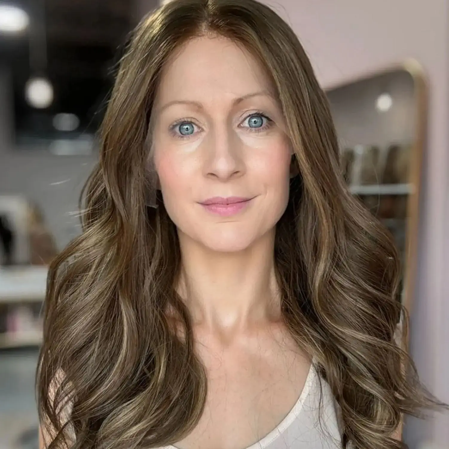 

20 Inches Ombre Caramel Brown Highlights Synthetic Lace Top Wigs Middle Parting Medium Length 13*4 High Definition Wig Daily Use