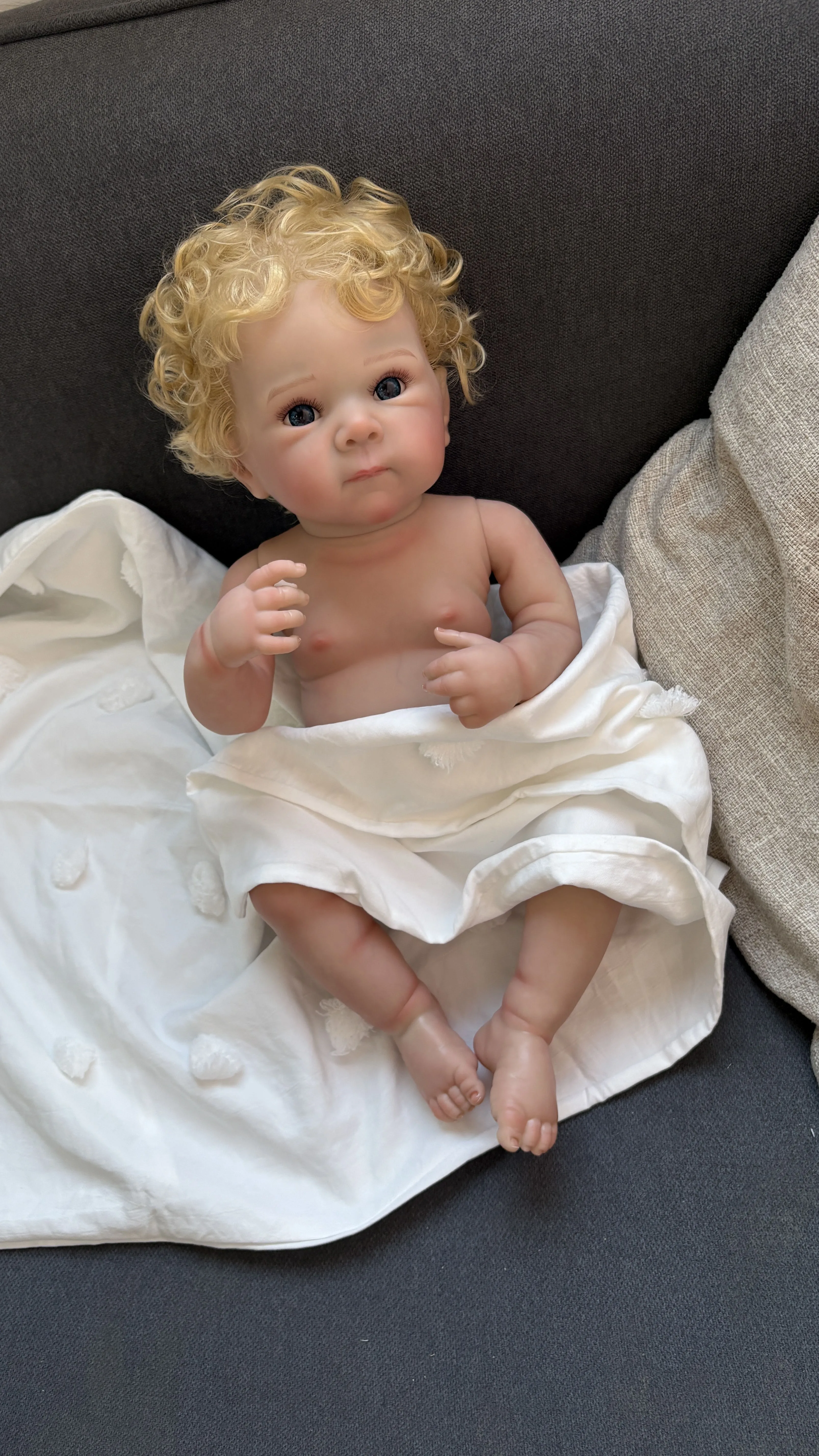 19インチ 衣類を除く ベティ ハンドルートヘア フルビニールボディ リアルなリボーンドール 多層塗装 3Dスキン コレクタブル