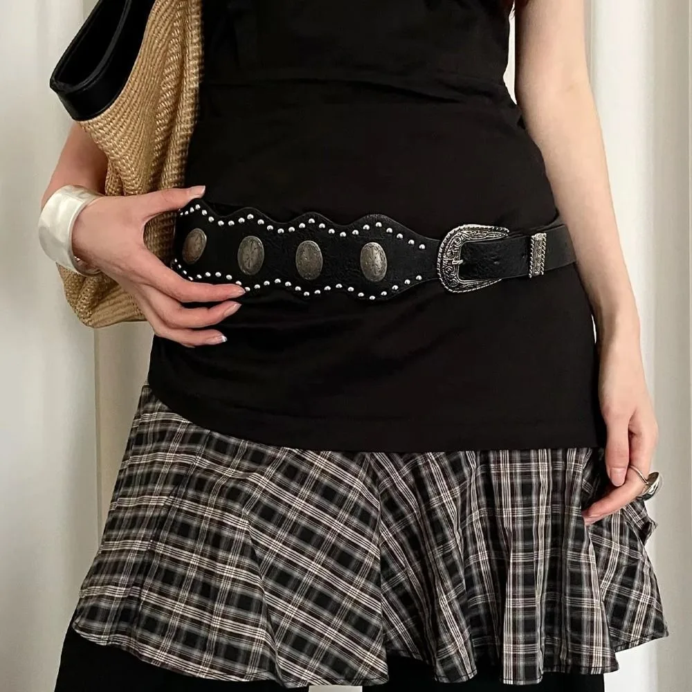 

Niche Vintage Women's Belt Black Rivet Leather Waist Belt Y2k Gothic Dress Jeans Belt Streetwear