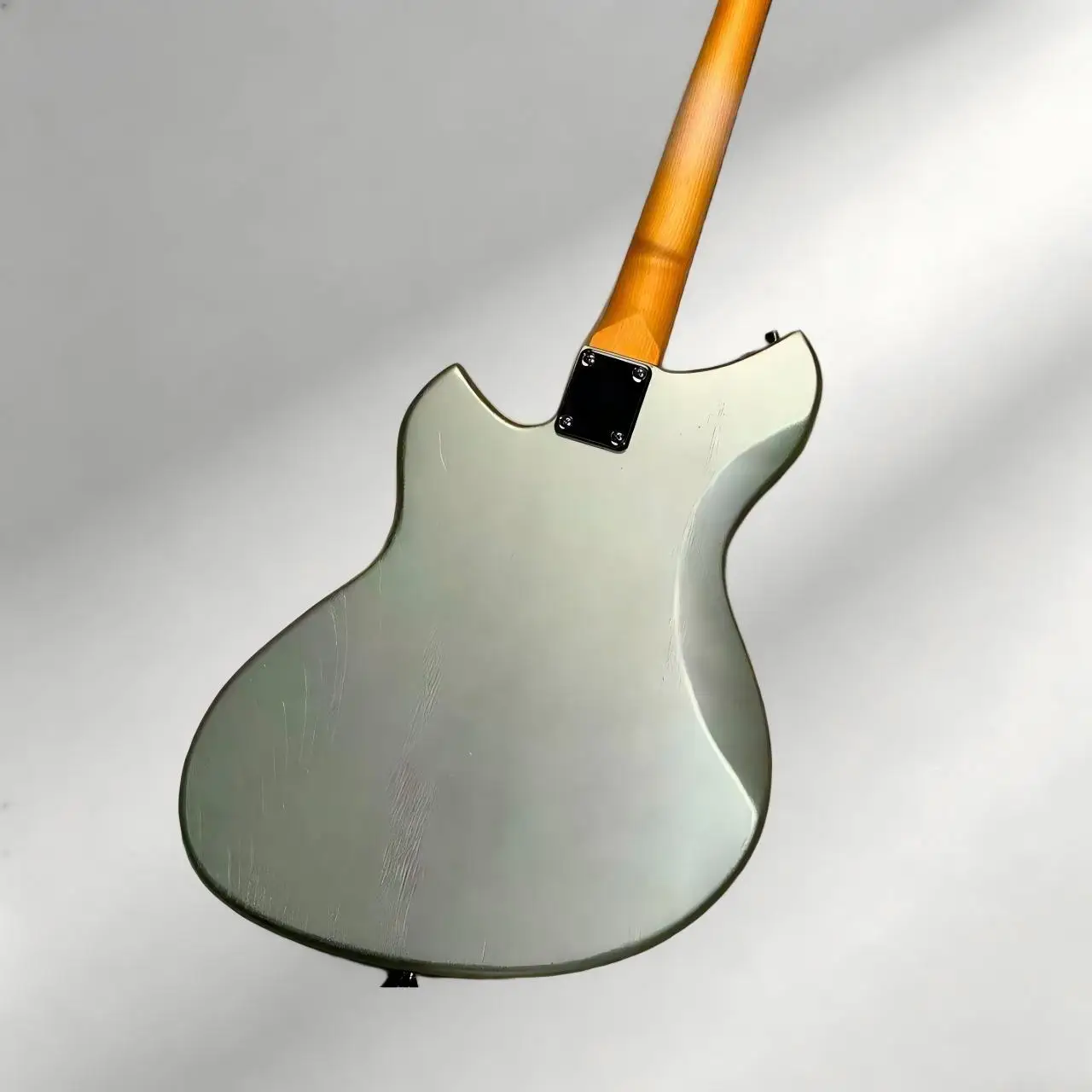 Electric Guitars Metallic Green Color Rosewood Fretboard Ash Body White Pearl Pickguard