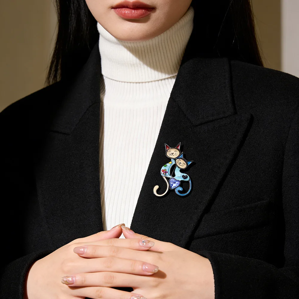 Cartoon personality painted cat brooch, niche drip oil animal chest flower small pin, women's clothing accessoriesH1111