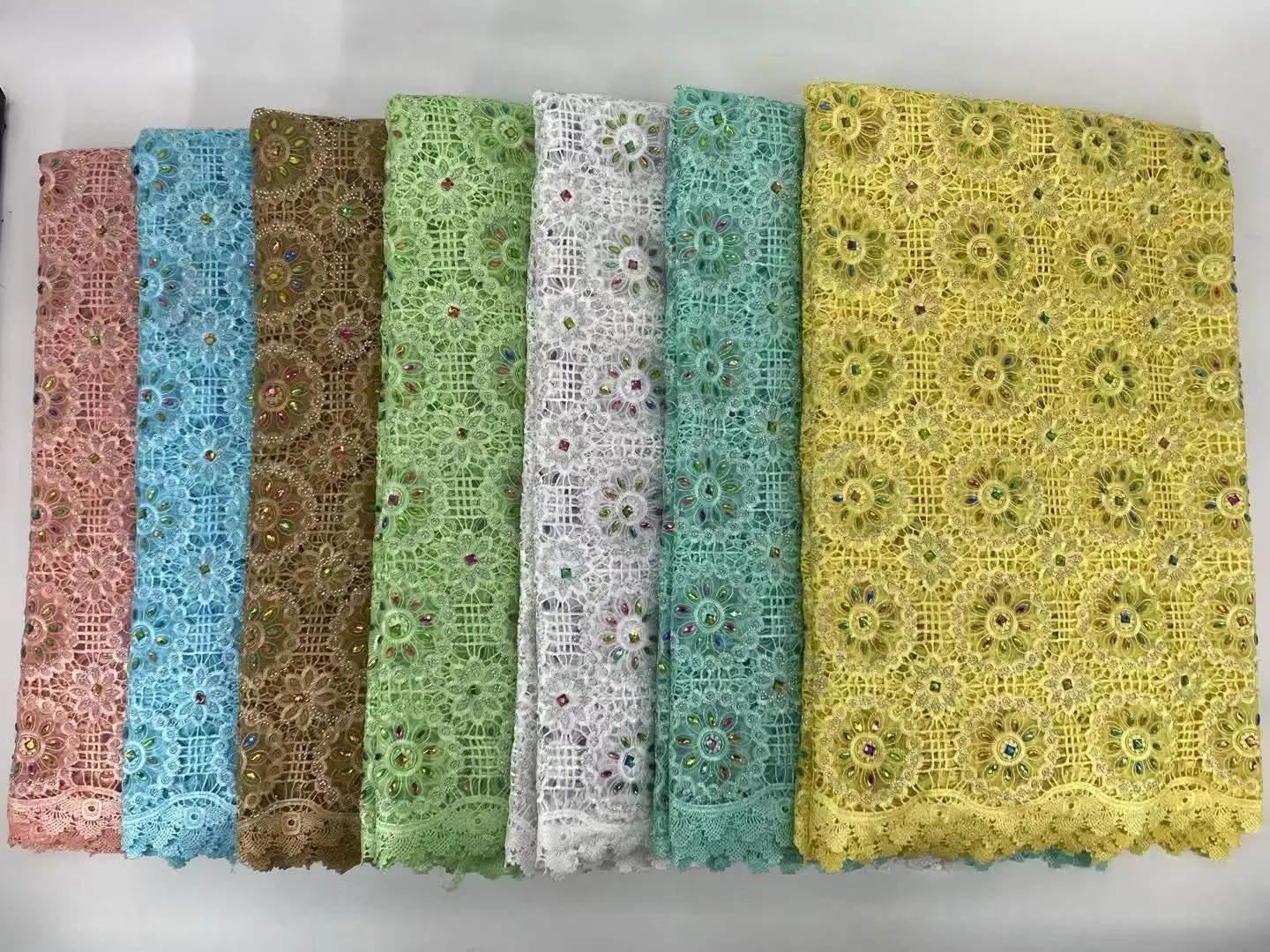 Elegant French Embroidery Lace Fabric 2025 High Quality Stones African Nigerian Tulle Mesh 3D Fabric For Wedding Dress Party