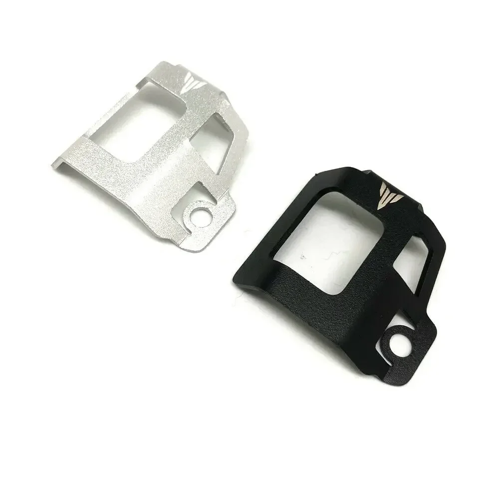 Front Brake Oil Reservoir Modified Cover For YAMAHA YZF R1 R25 R3 R6 MT03 XSR700/900 Tracer 900 FZ-09 FJ-09 MT-07 FZ-07 MT09