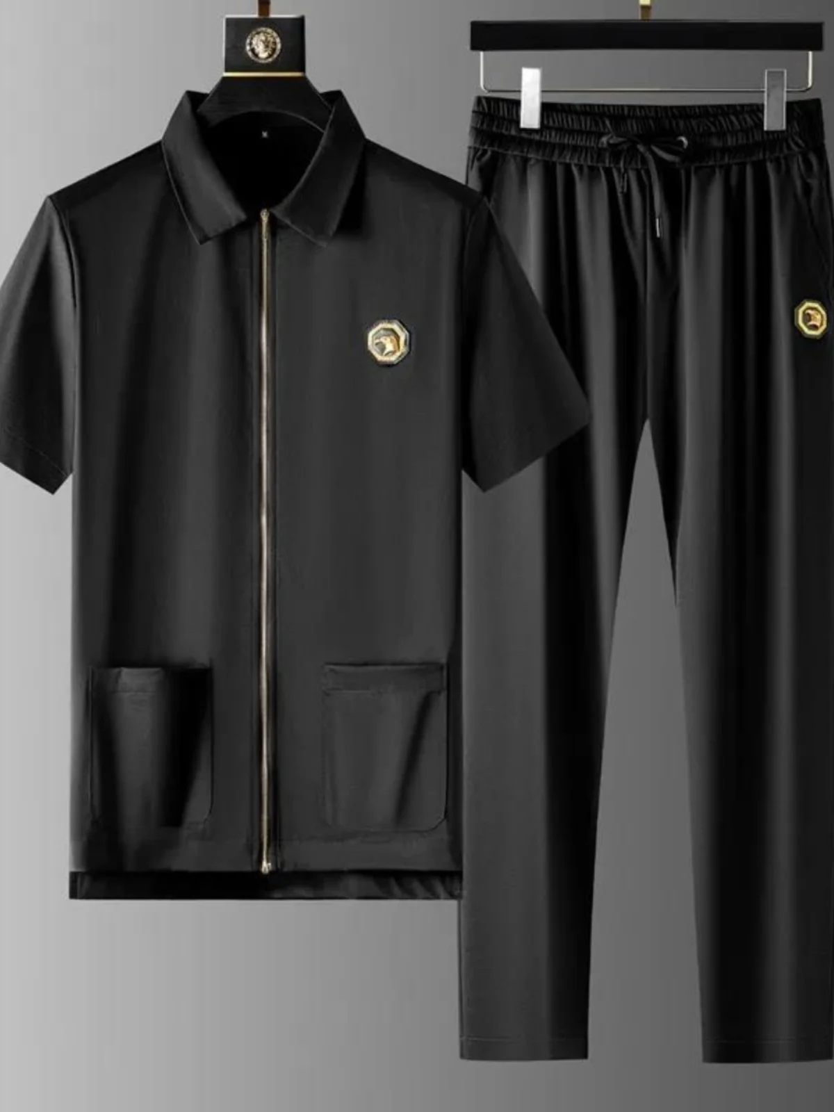 

Мужской летний повседневный комплект из двух предметов: рубашка с воротником на молнии и тонкие длинные брюки, размер 300 Pou