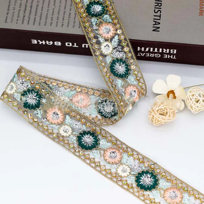 30 Yards Pailletten-Blumen Bestickte Spitzenborte Kleidungs-Dekorative Verzierung Nähzubehör Textil Handgemachtes Kunsthandwerk