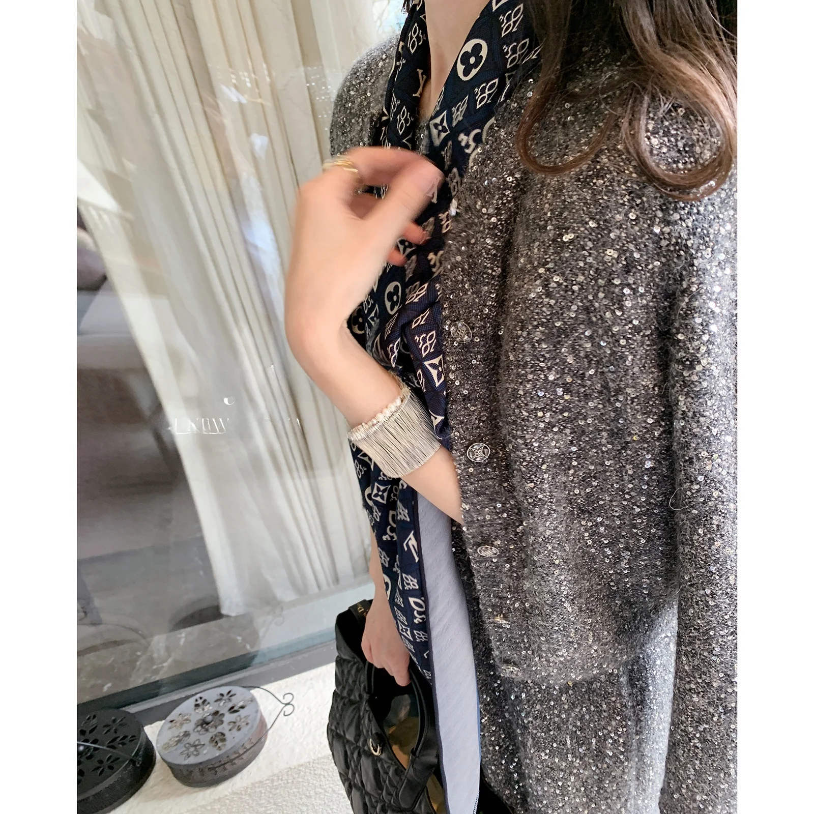 cardigan-in-maglia-da-donna-con-paillettes-set-due-pezzi-novita-autunnale-in-filato-cinese-argentato-impreziosito-con-perline