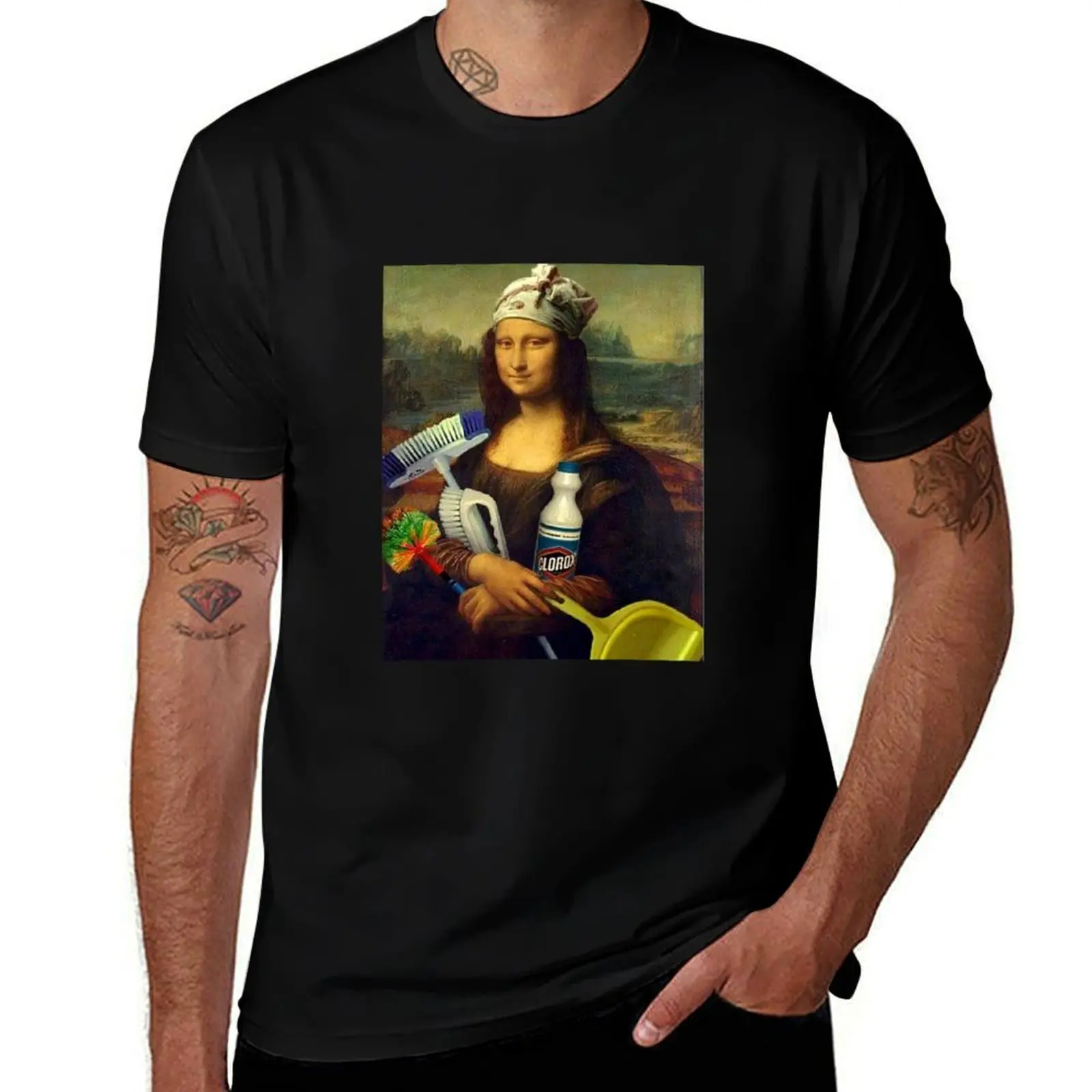 Funny Mona Lisa (Cleaner) - holding cleaning tools - Funny T-Shirt Athletic Fit Sports Short Sleeve Top T-Shirt