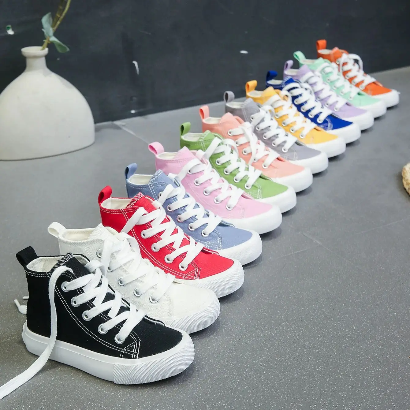 8009 Solid color trendy children's canvas shoes, boys' and girls' board shoes, fashionable and breathable children's shoes soft