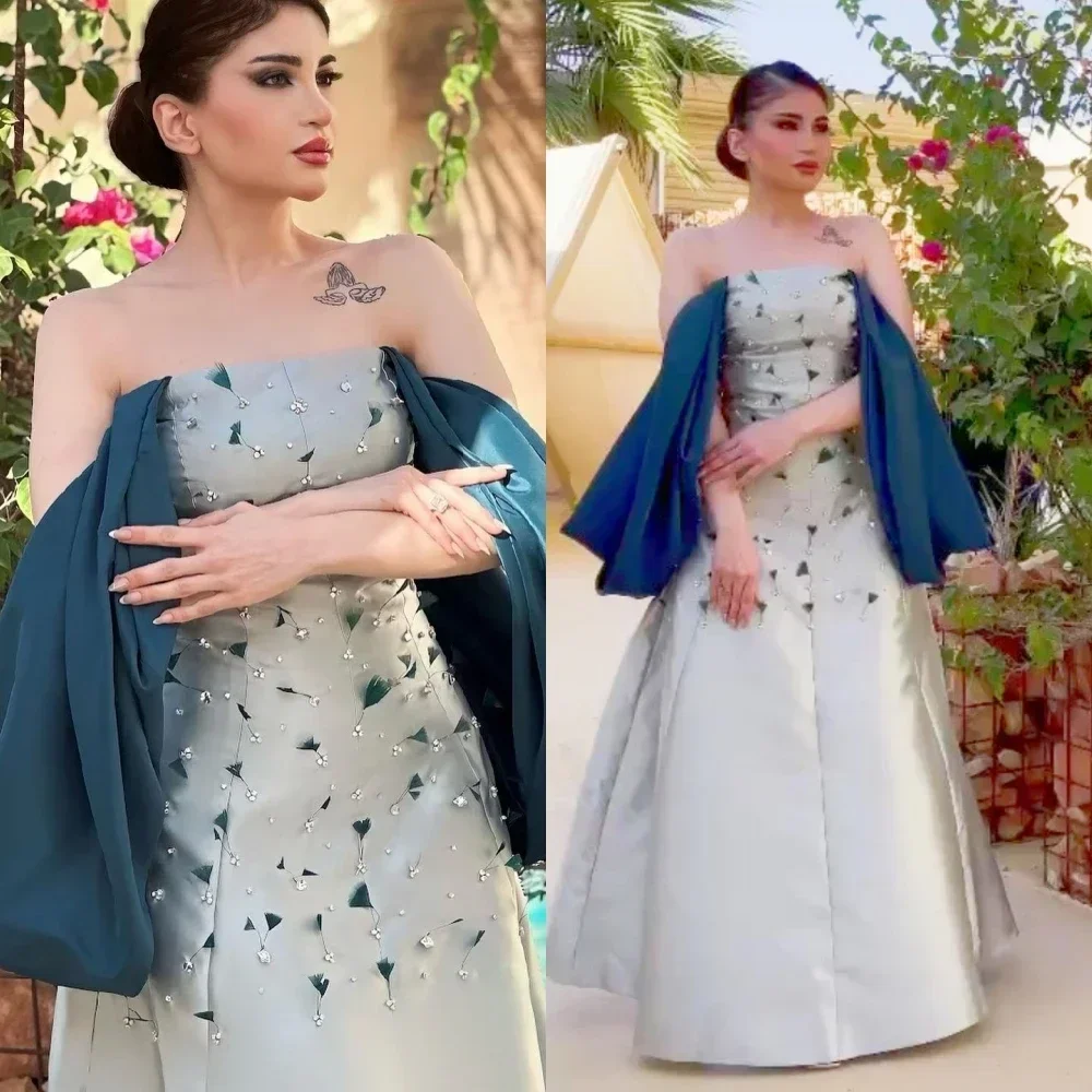 

Customized 's Luxurious And Elegant Heavy Shoulder Ball Dress, Adorned With Beaded Feathers Is An Elegant Choic